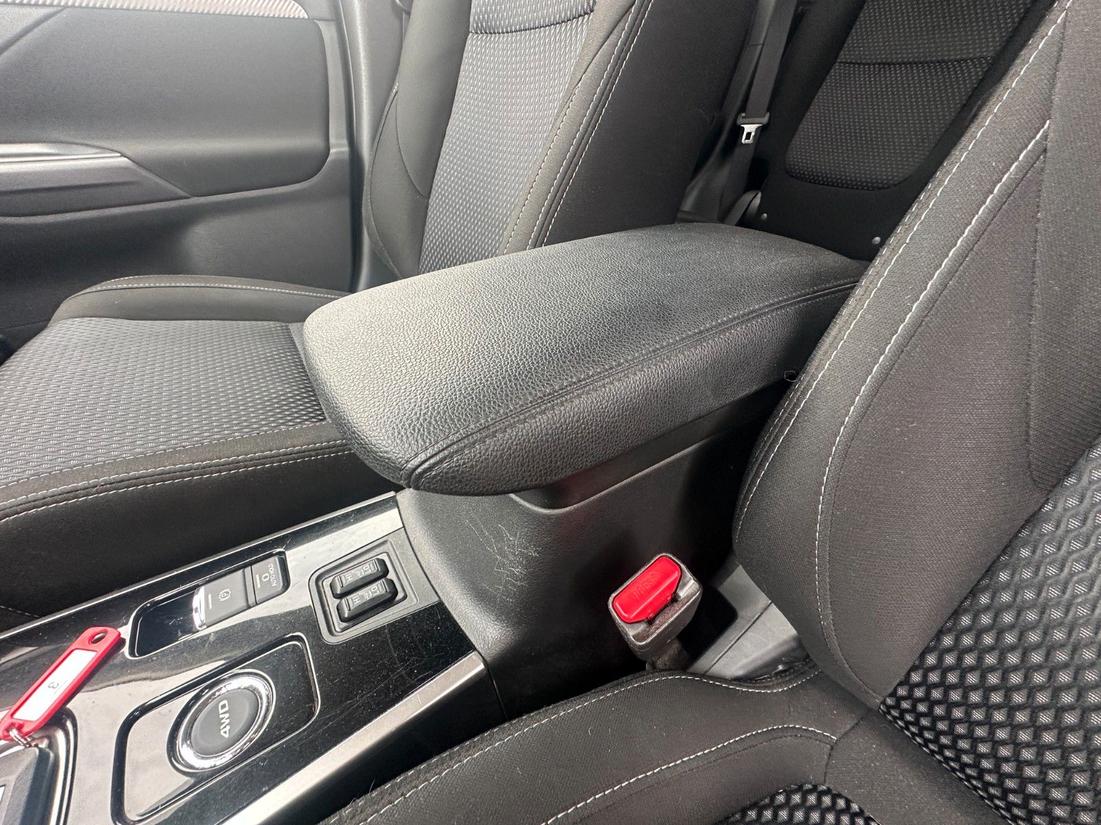 Fahrzeugabbildung Mitsubishi Outlander Edition+ 4WD 150 PS Autom. Navi AHK