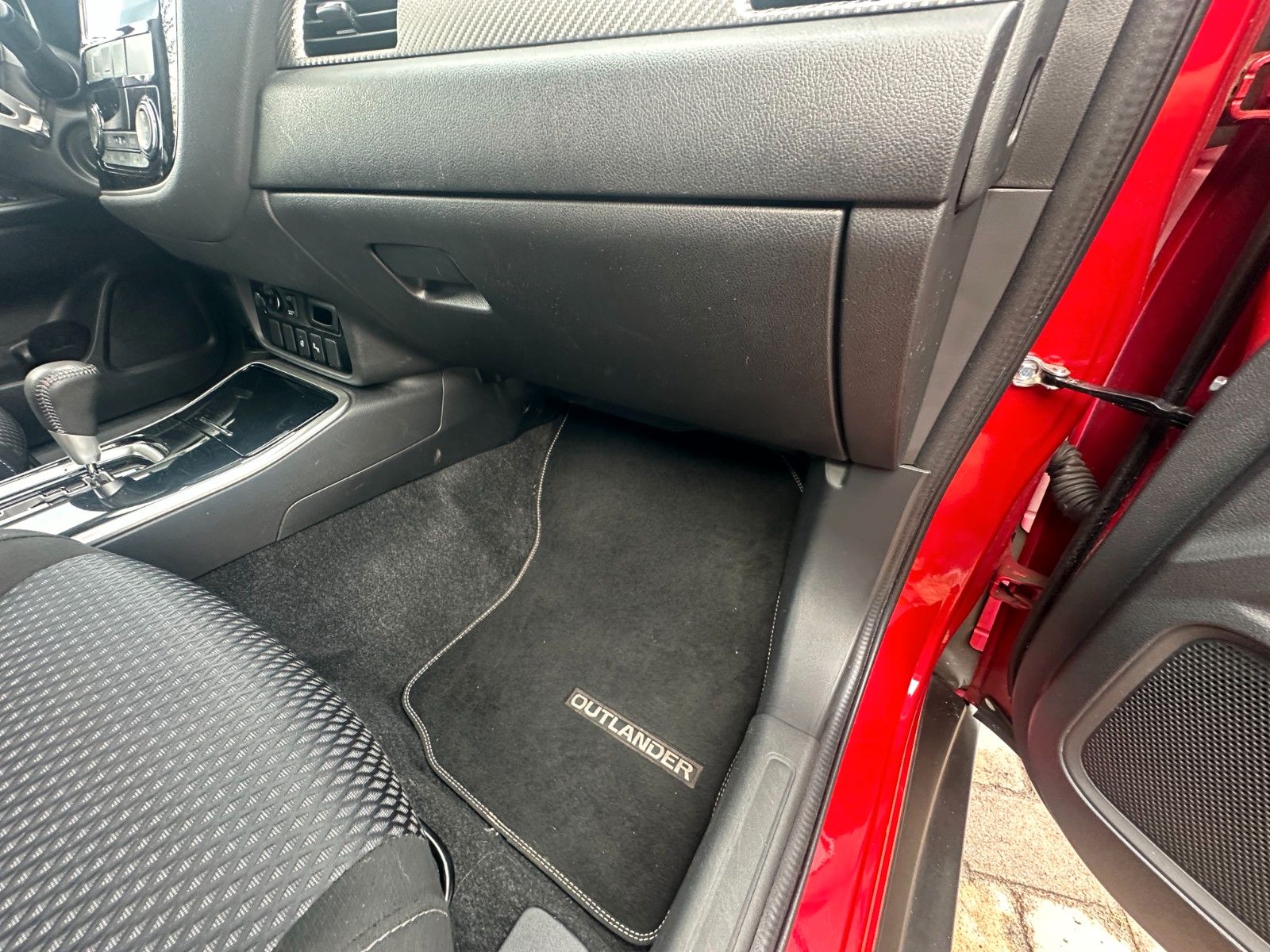 Fahrzeugabbildung Mitsubishi Outlander Edition+ 4WD 150 PS Autom. Navi AHK