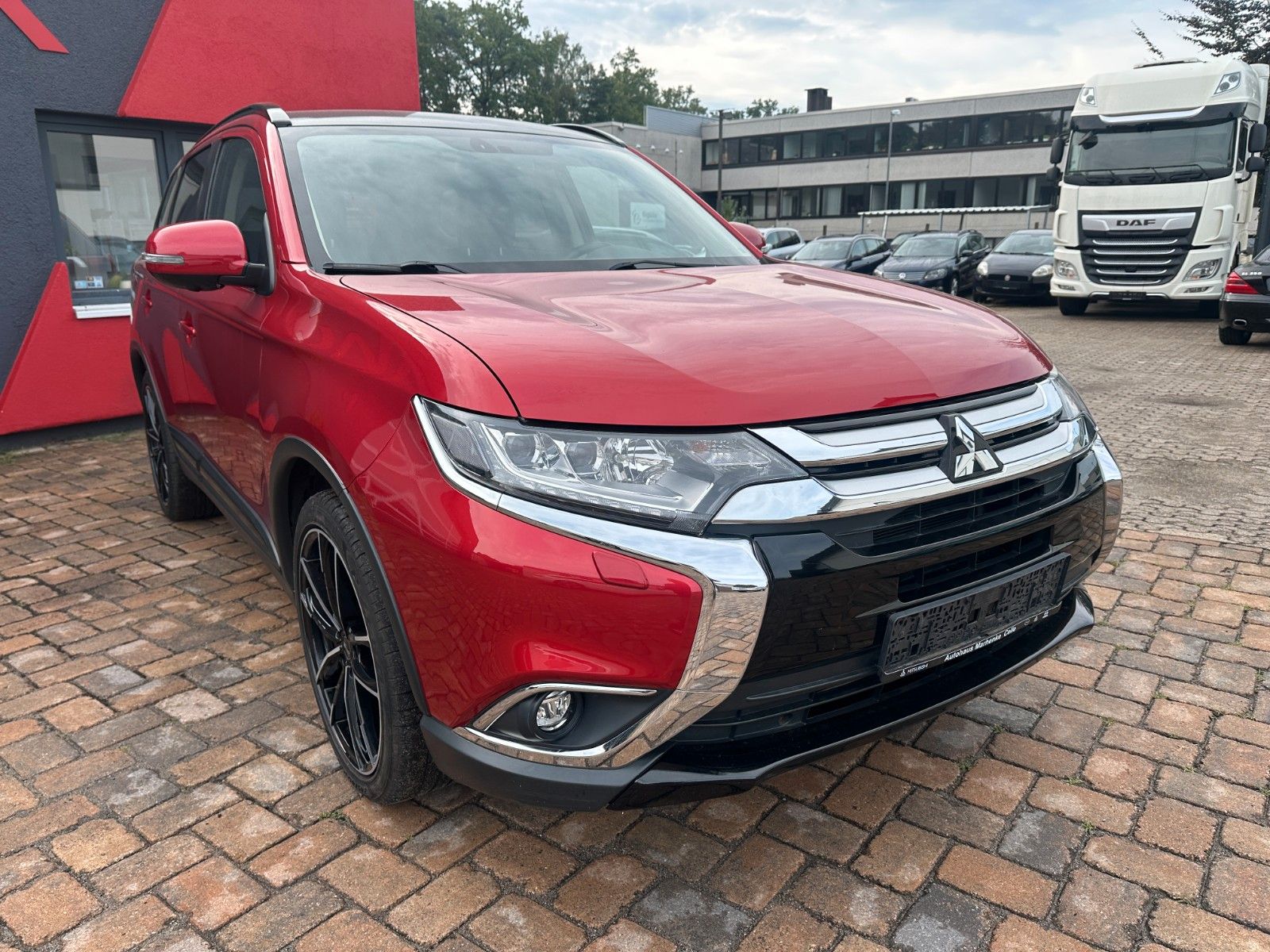 Fahrzeugabbildung Mitsubishi Outlander Edition+ 4WD 150 PS Autom. Navi AHK
