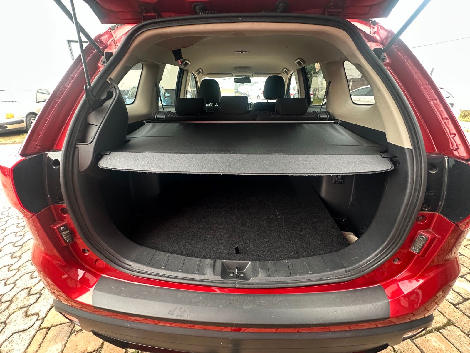 Fahrzeugabbildung Mitsubishi Outlander Edition+ 4WD 150 PS Autom. Navi AHK