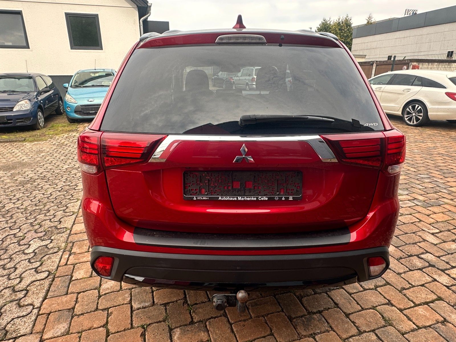 Fahrzeugabbildung Mitsubishi Outlander Edition+ 4WD 150 PS Autom. Navi AHK