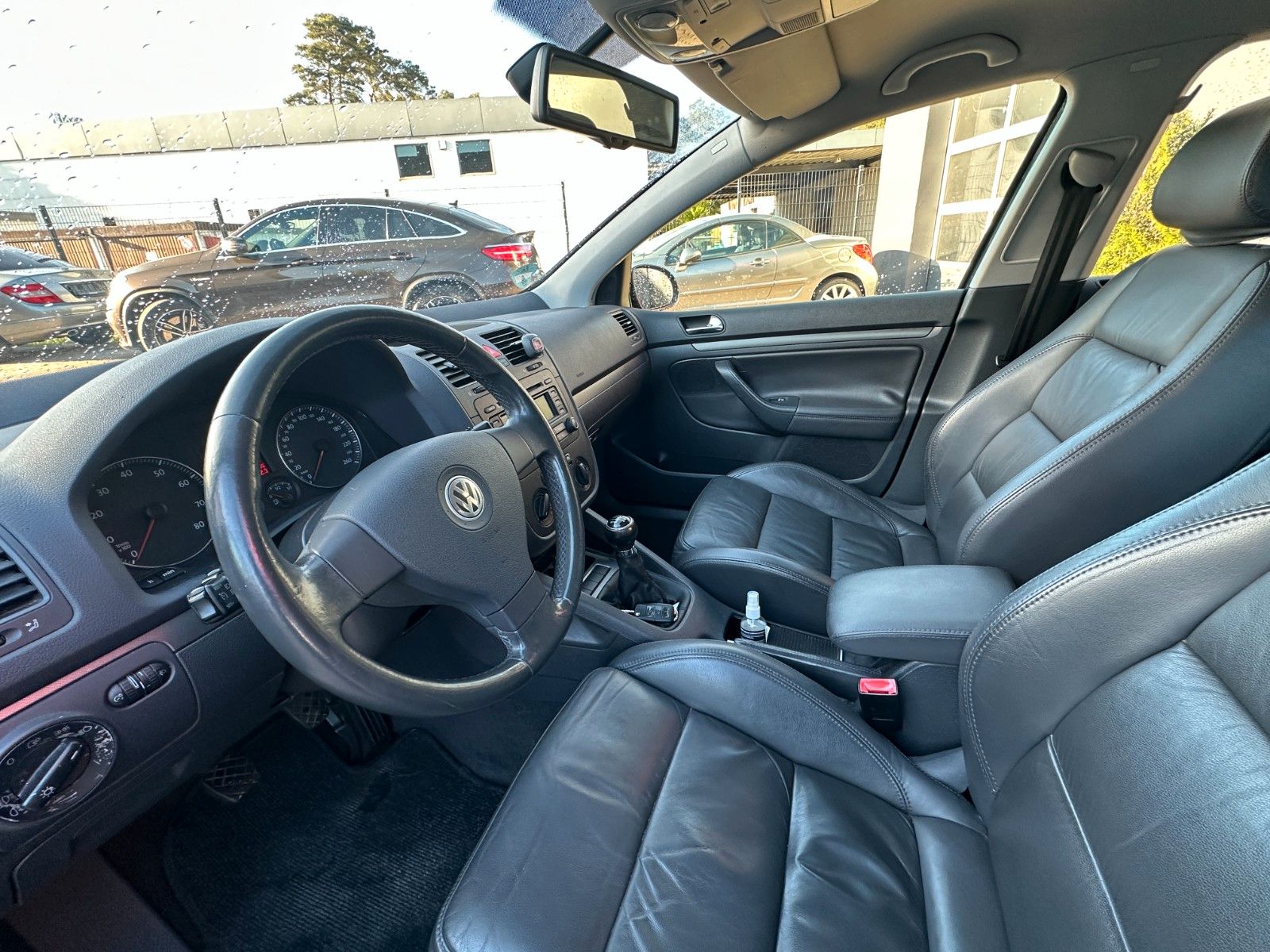 Fahrzeugabbildung Volkswagen Golf V Comfortline 2.0 150 PS Tüv neu Leder 6 G