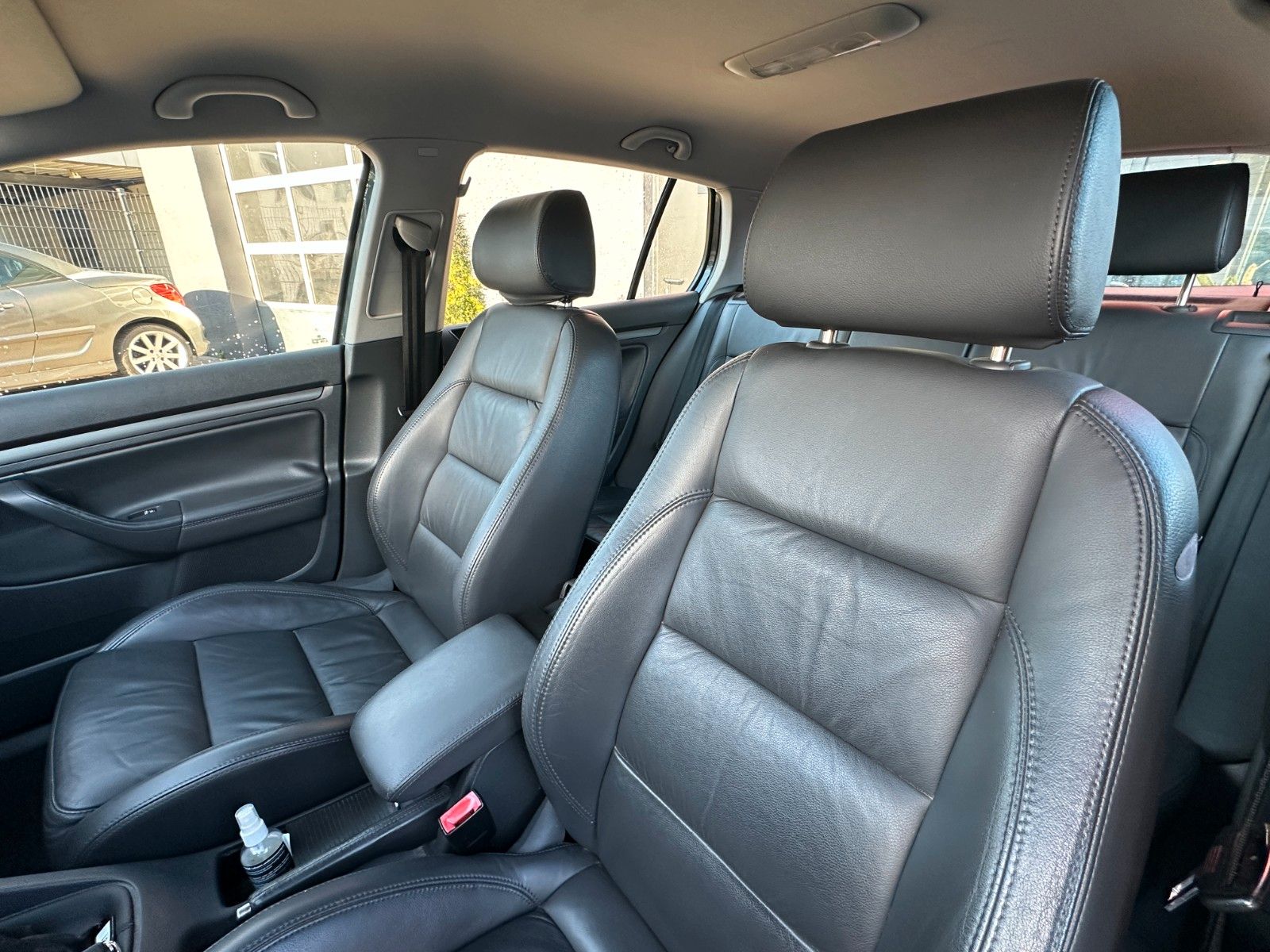 Fahrzeugabbildung Volkswagen Golf V Comfortline 2.0 150 PS Tüv neu Leder 6 G