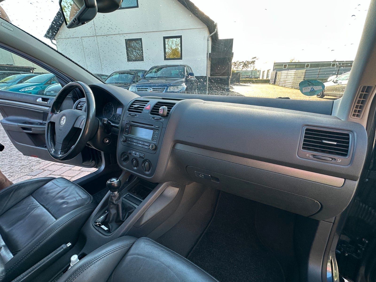 Fahrzeugabbildung Volkswagen Golf V Comfortline 2.0 150 PS Tüv neu Leder 6 G