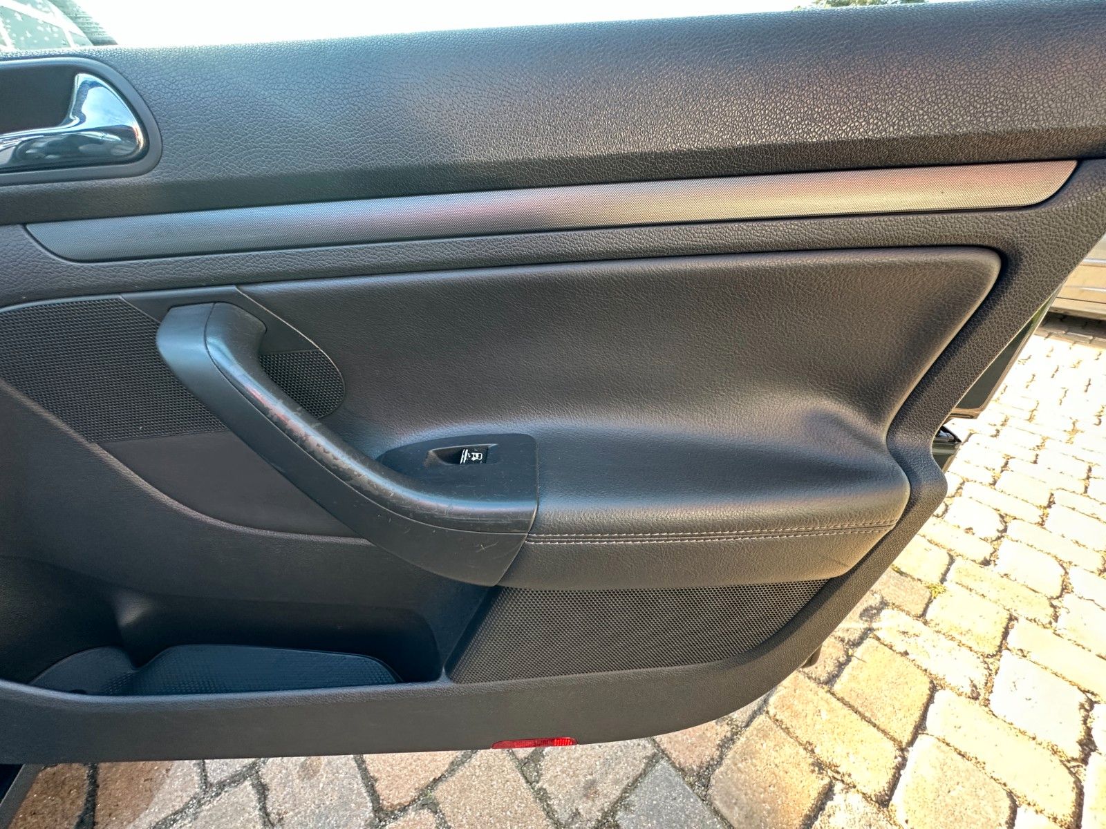 Fahrzeugabbildung Volkswagen Golf V Comfortline 2.0 150 PS Tüv neu Leder 6 G