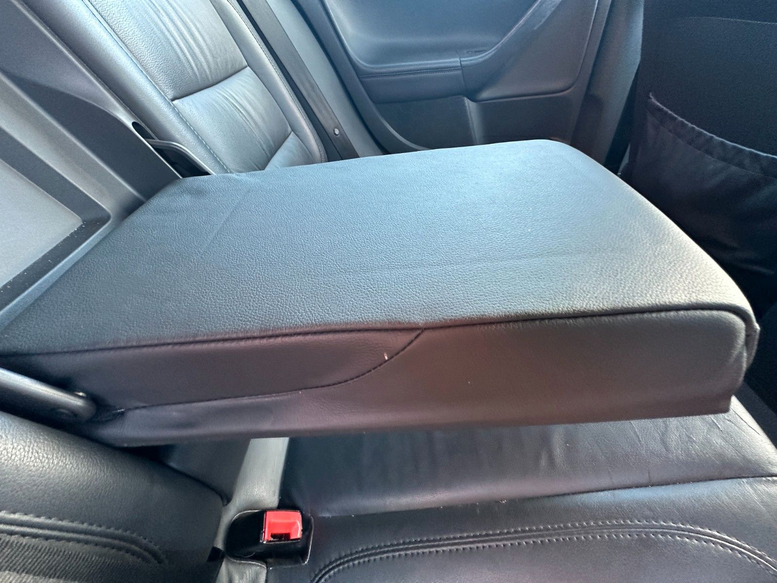 Fahrzeugabbildung Volkswagen Golf V Comfortline 2.0 150 PS Tüv neu Leder 6 G