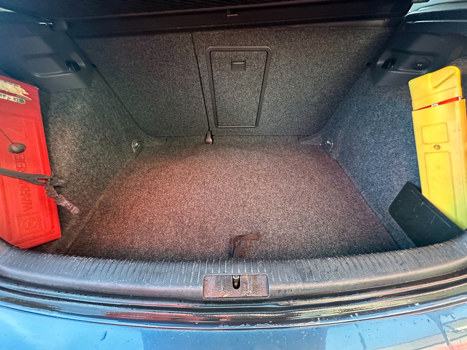 Fahrzeugabbildung Volkswagen Golf V Comfortline 2.0 150 PS Tüv neu Leder 6 G
