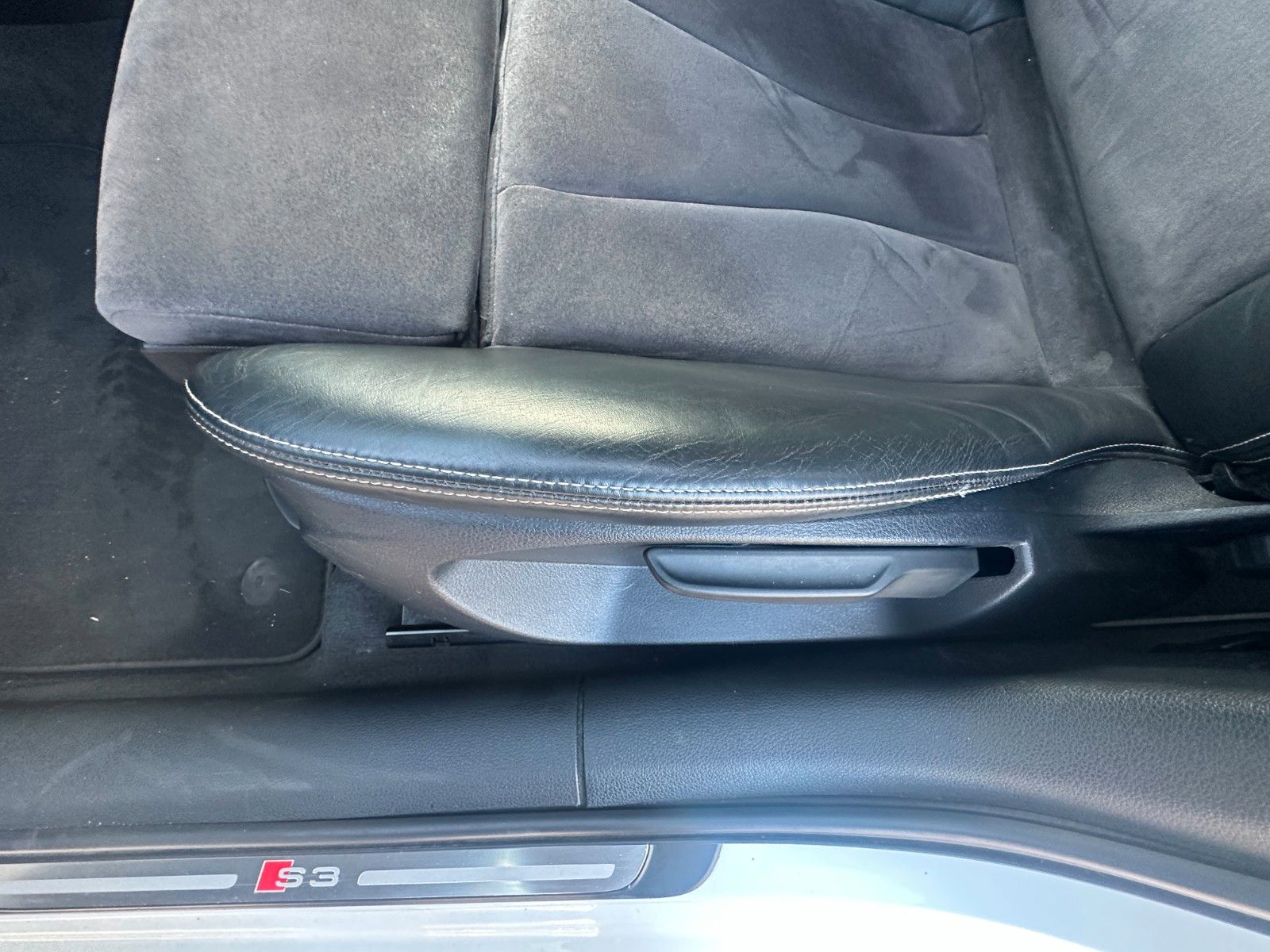 Fahrzeugabbildung Audi S3 Sportback 2.0 TFSI quattro Autom. LED