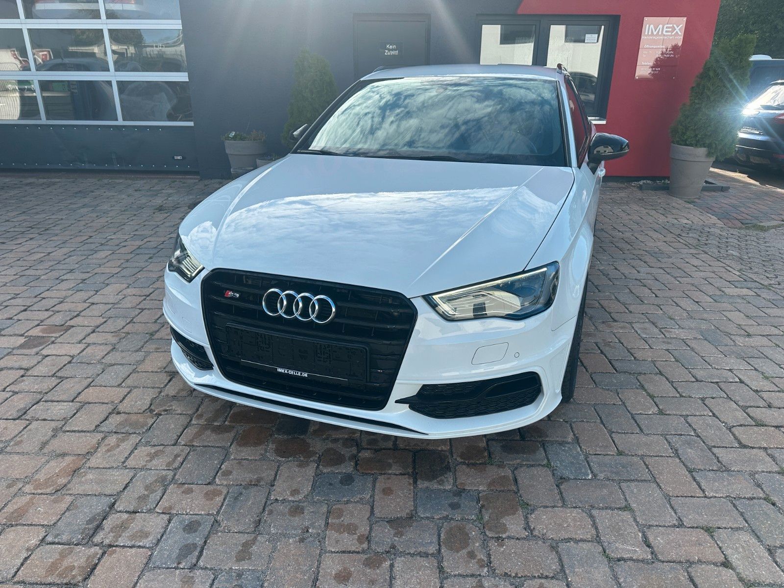 Fahrzeugabbildung Audi S3 Sportback 2.0 TFSI quattro Autom. LED