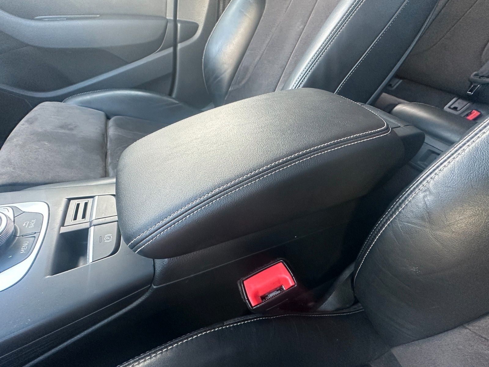 Fahrzeugabbildung Audi S3 Sportback 2.0 TFSI quattro Autom. LED
