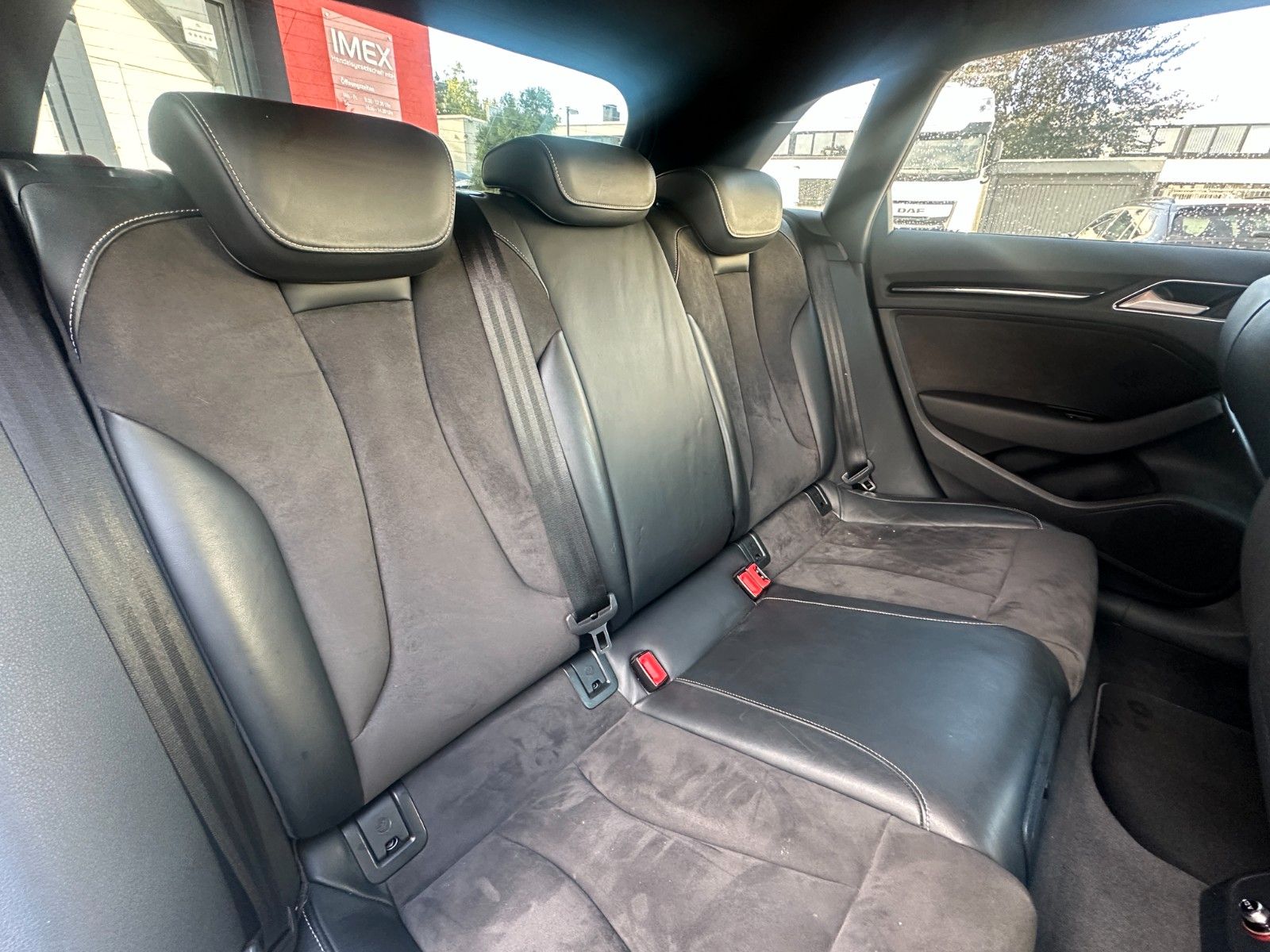 Fahrzeugabbildung Audi S3 Sportback 2.0 TFSI quattro Autom. LED