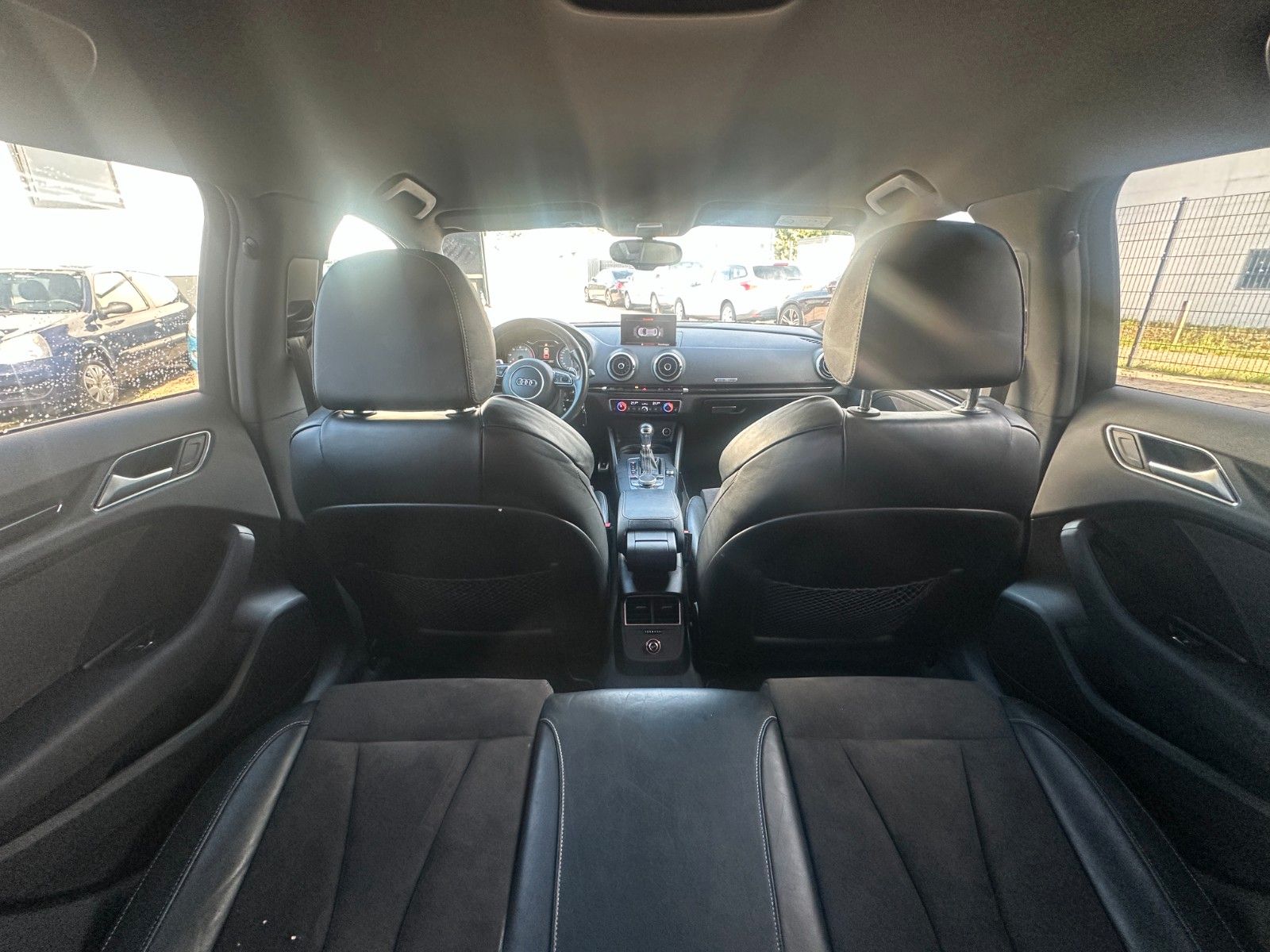 Fahrzeugabbildung Audi S3 Sportback 2.0 TFSI quattro Autom. LED
