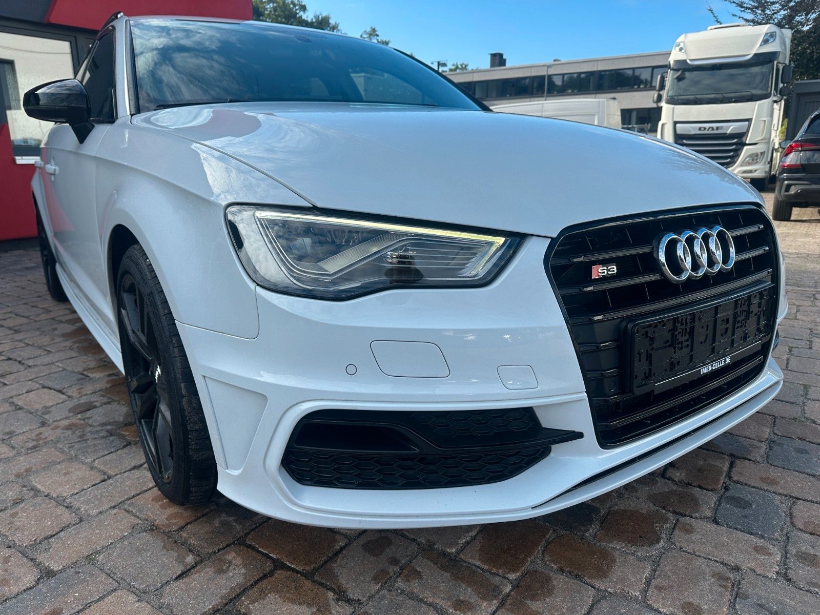 Fahrzeugabbildung Audi S3 Sportback 2.0 TFSI quattro Autom. LED