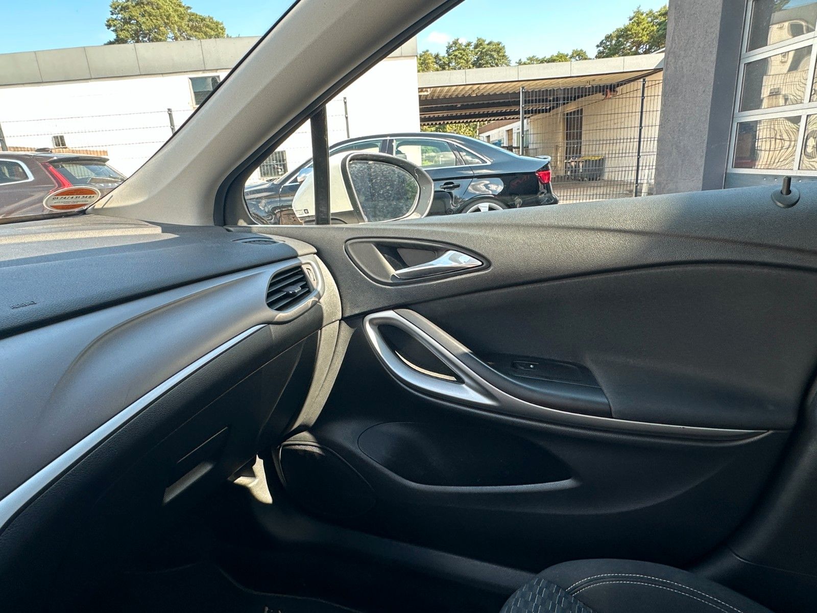 Fahrzeugabbildung Opel Astra K Edition 1.6 110 PS HU neu Navi SH Kamera