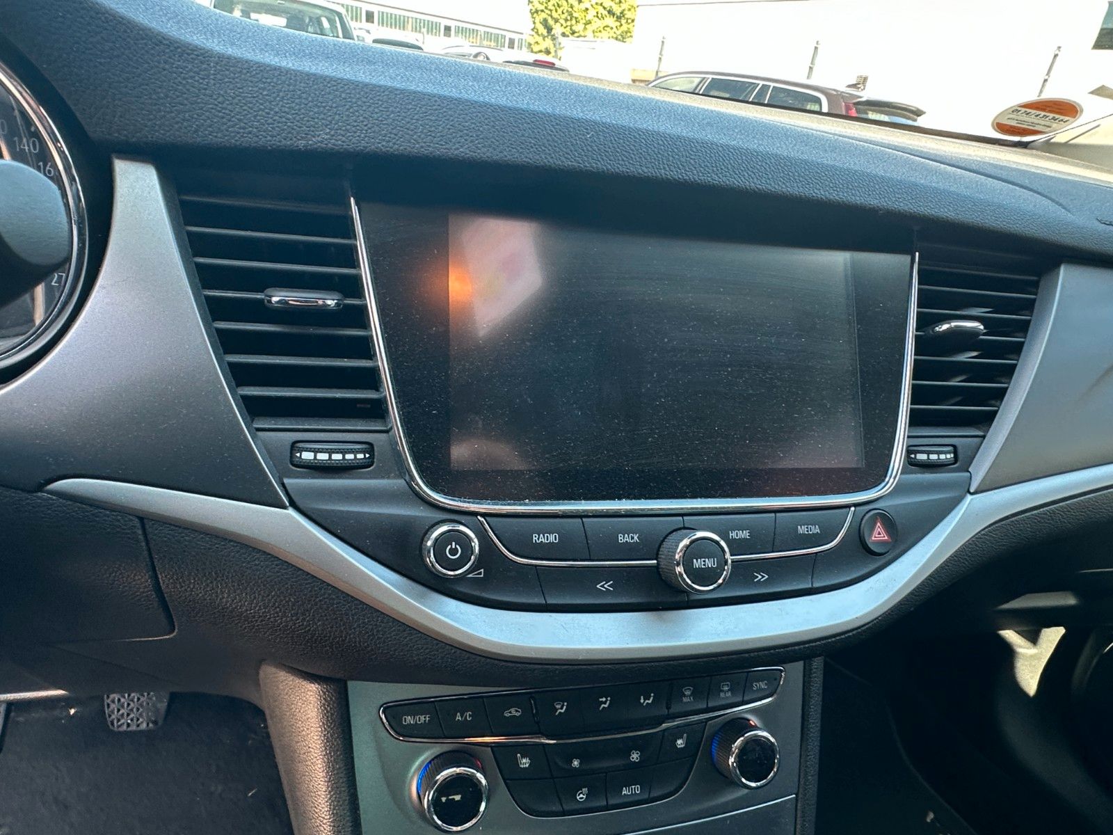 Fahrzeugabbildung Opel Astra K Edition 1.6 110 PS HU neu Navi SH Kamera