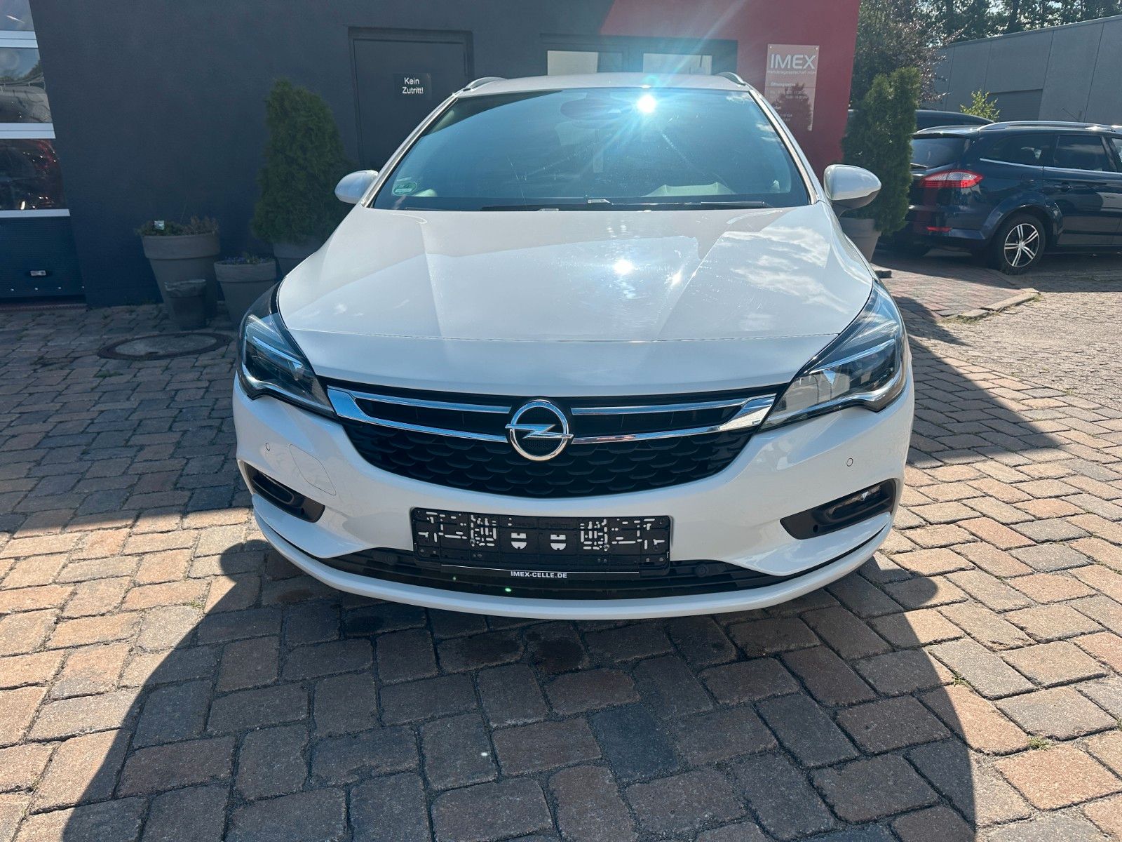Fahrzeugabbildung Opel Astra K Edition 1.6 110 PS HU neu Navi SH Kamera