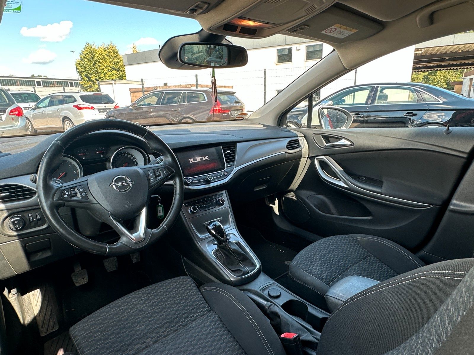 Fahrzeugabbildung Opel Astra K Edition 1.6 110 PS HU neu Navi SH Kamera
