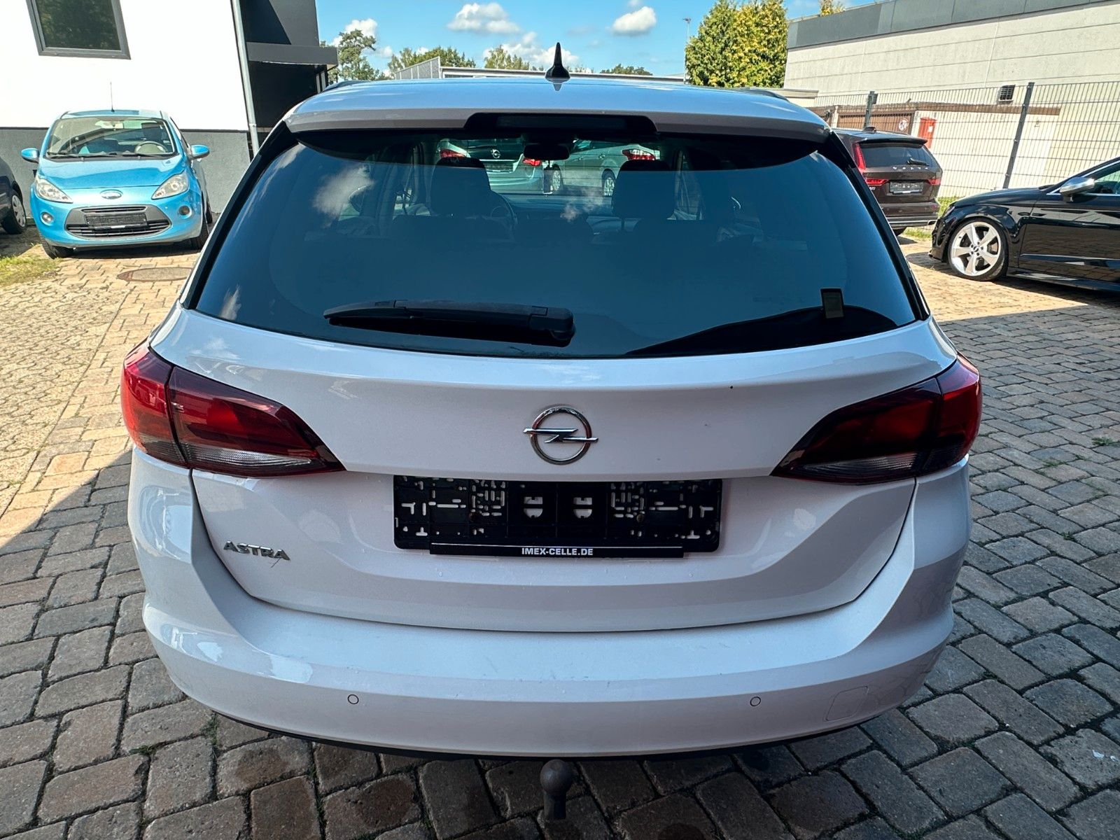 Fahrzeugabbildung Opel Astra K Edition 1.6 110 PS HU neu Navi SH Kamera