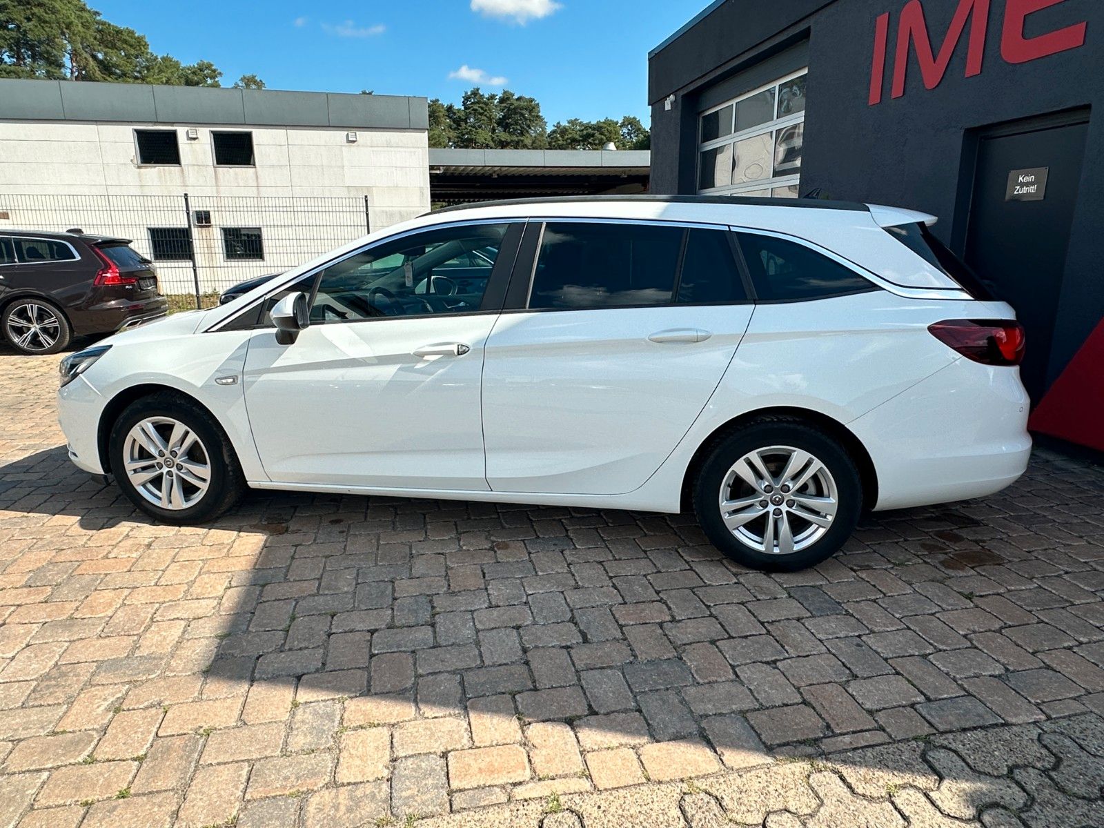 Fahrzeugabbildung Opel Astra K Edition 1.6 110 PS HU neu Navi SH Kamera