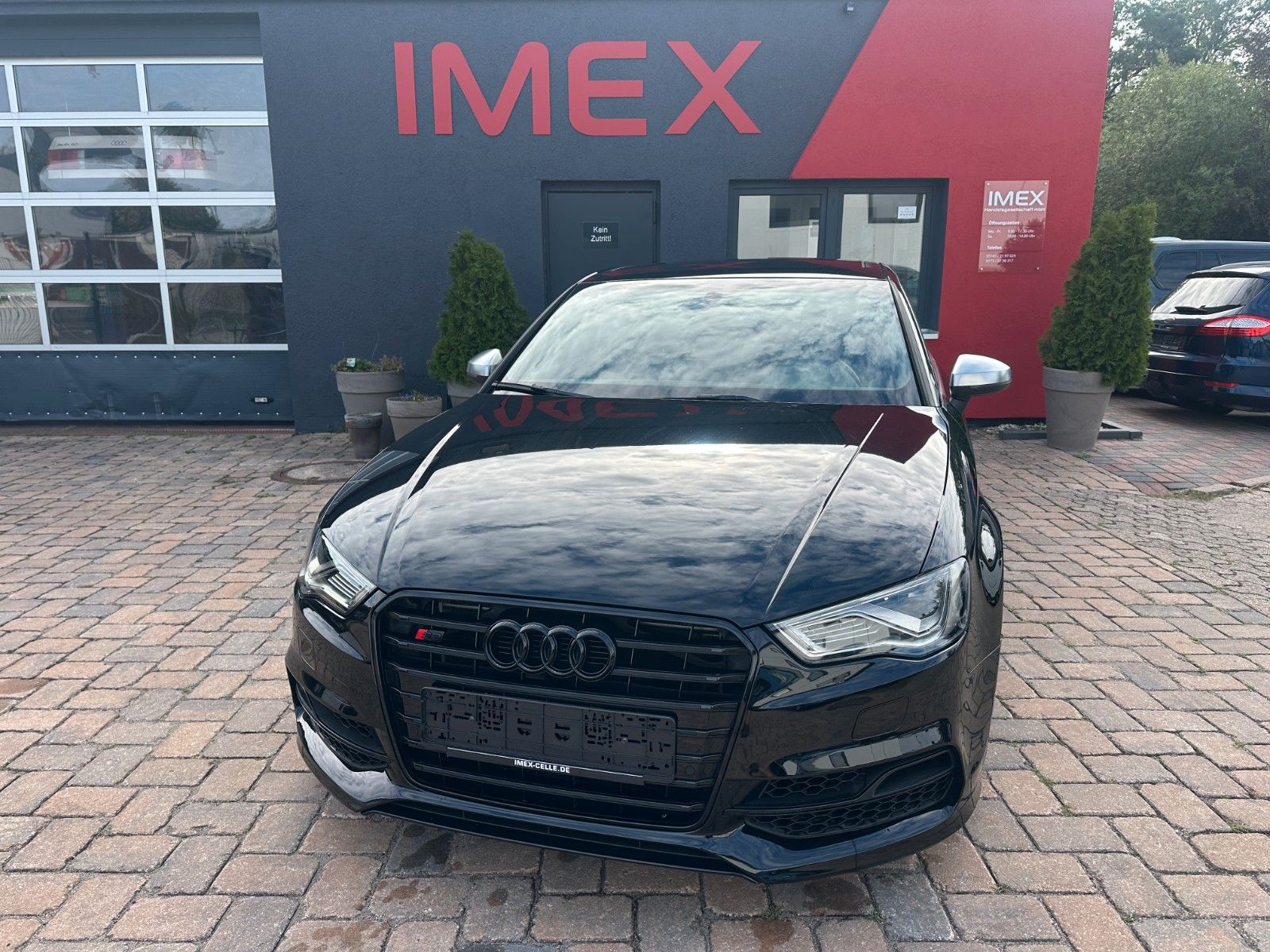 Audi S3 2.0 TFSI quattro Tüv neu Leder Pano LED