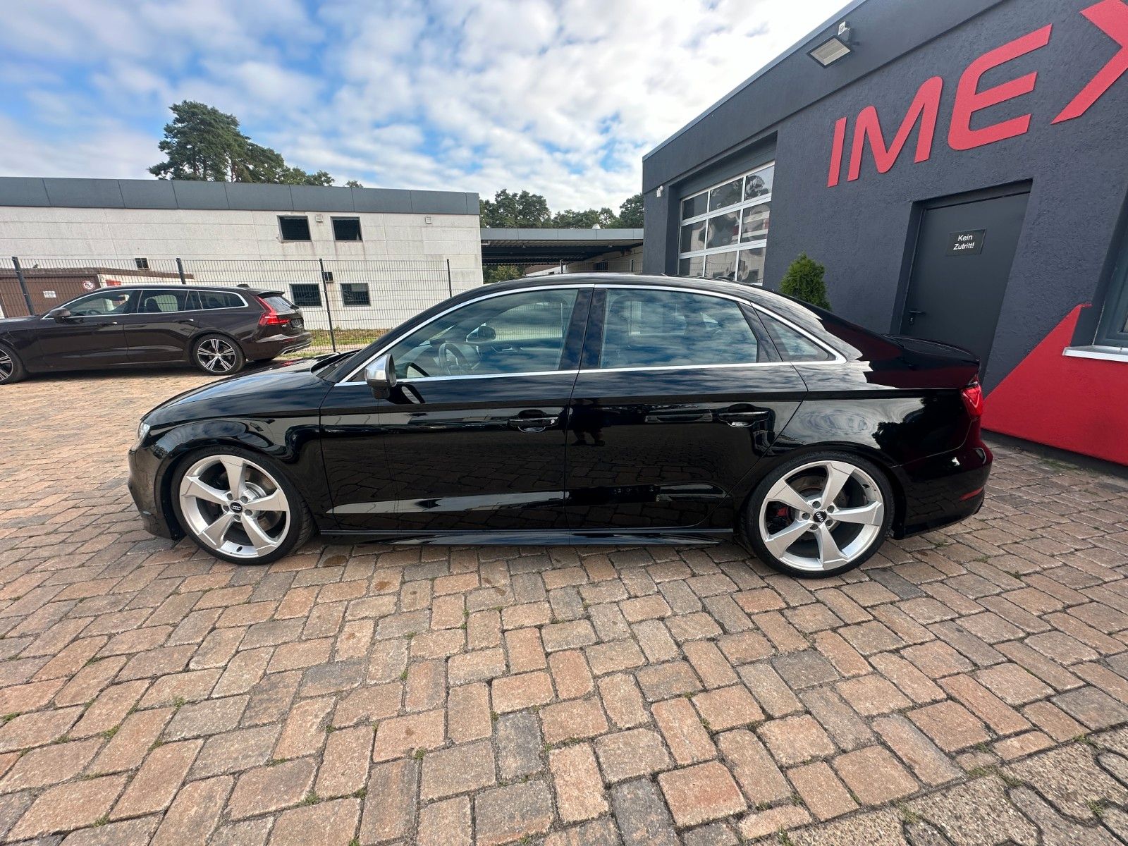 Fahrzeugabbildung Audi S3 2.0 TFSI quattro Tüv neu Leder Pano LED