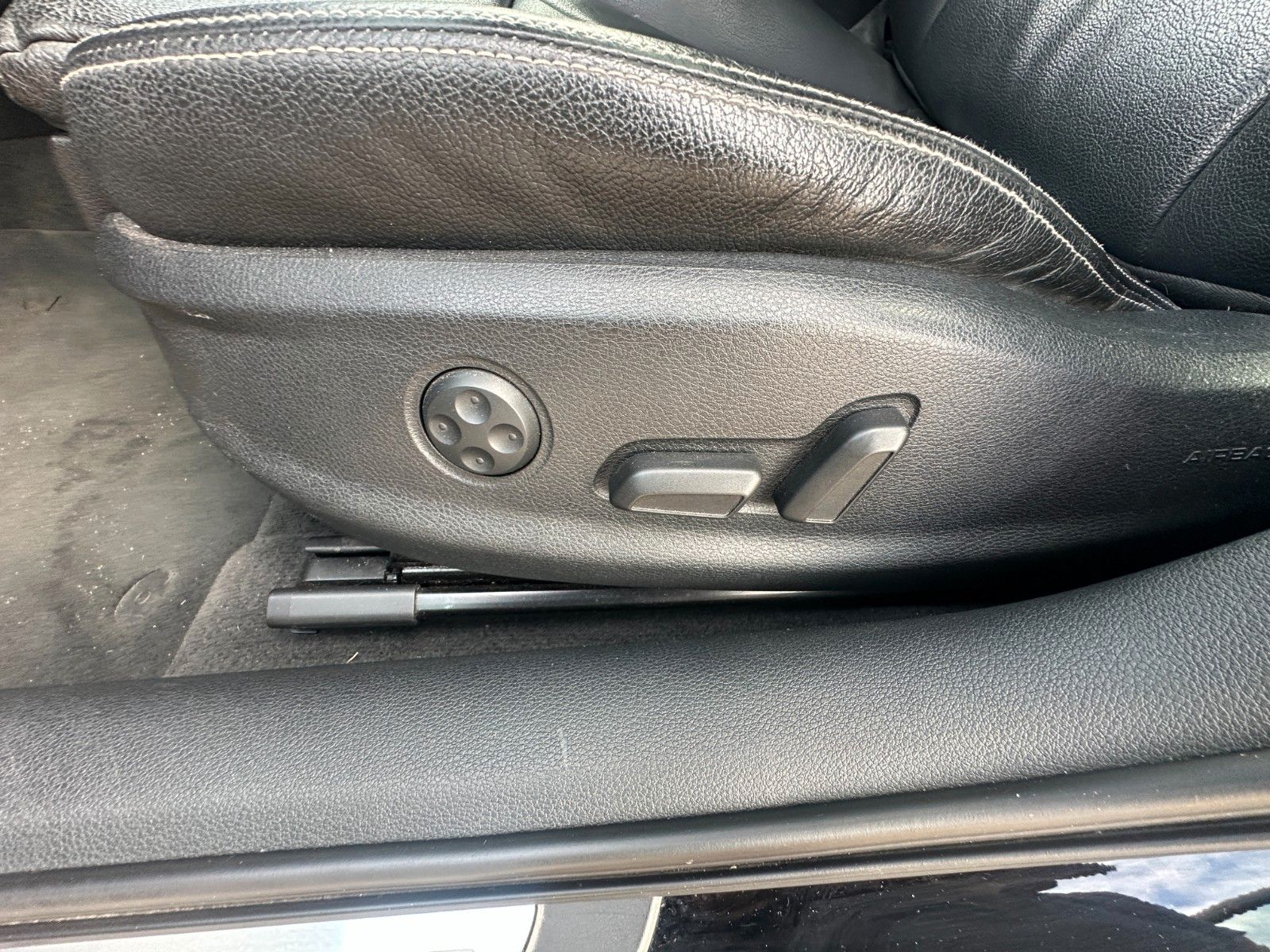 Fahrzeugabbildung Audi S3 2.0 TFSI quattro Tüv neu Leder Pano LED