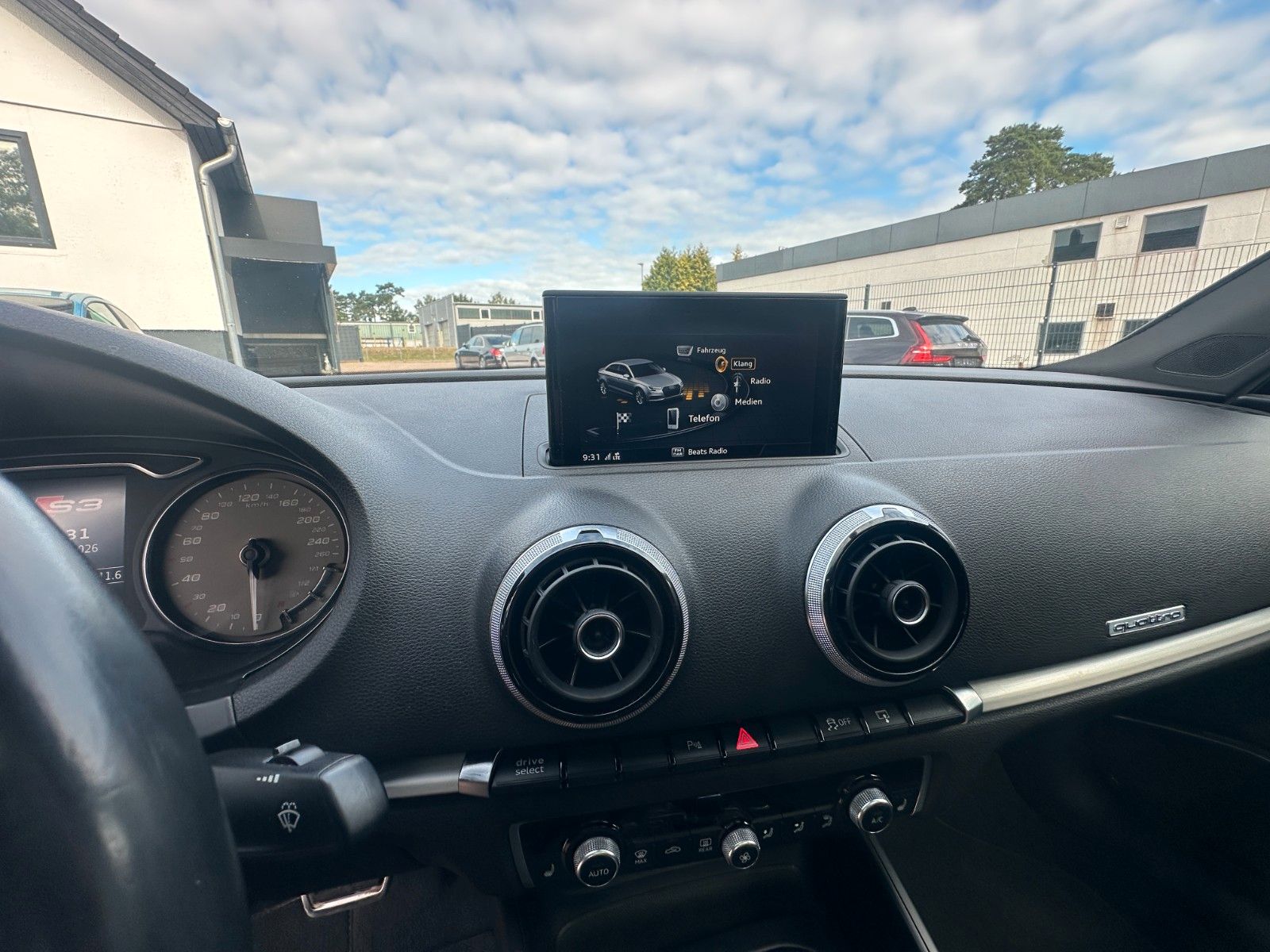 Fahrzeugabbildung Audi S3 2.0 TFSI quattro Tüv neu Leder Pano LED