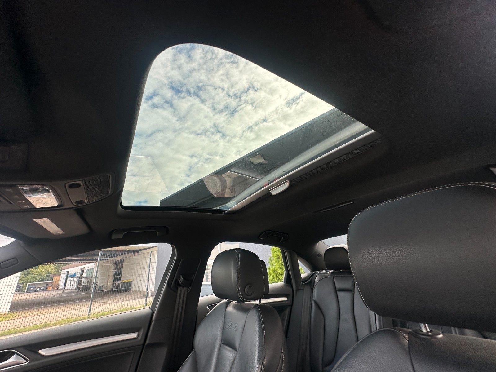 Fahrzeugabbildung Audi S3 2.0 TFSI quattro Tüv neu Leder Pano LED