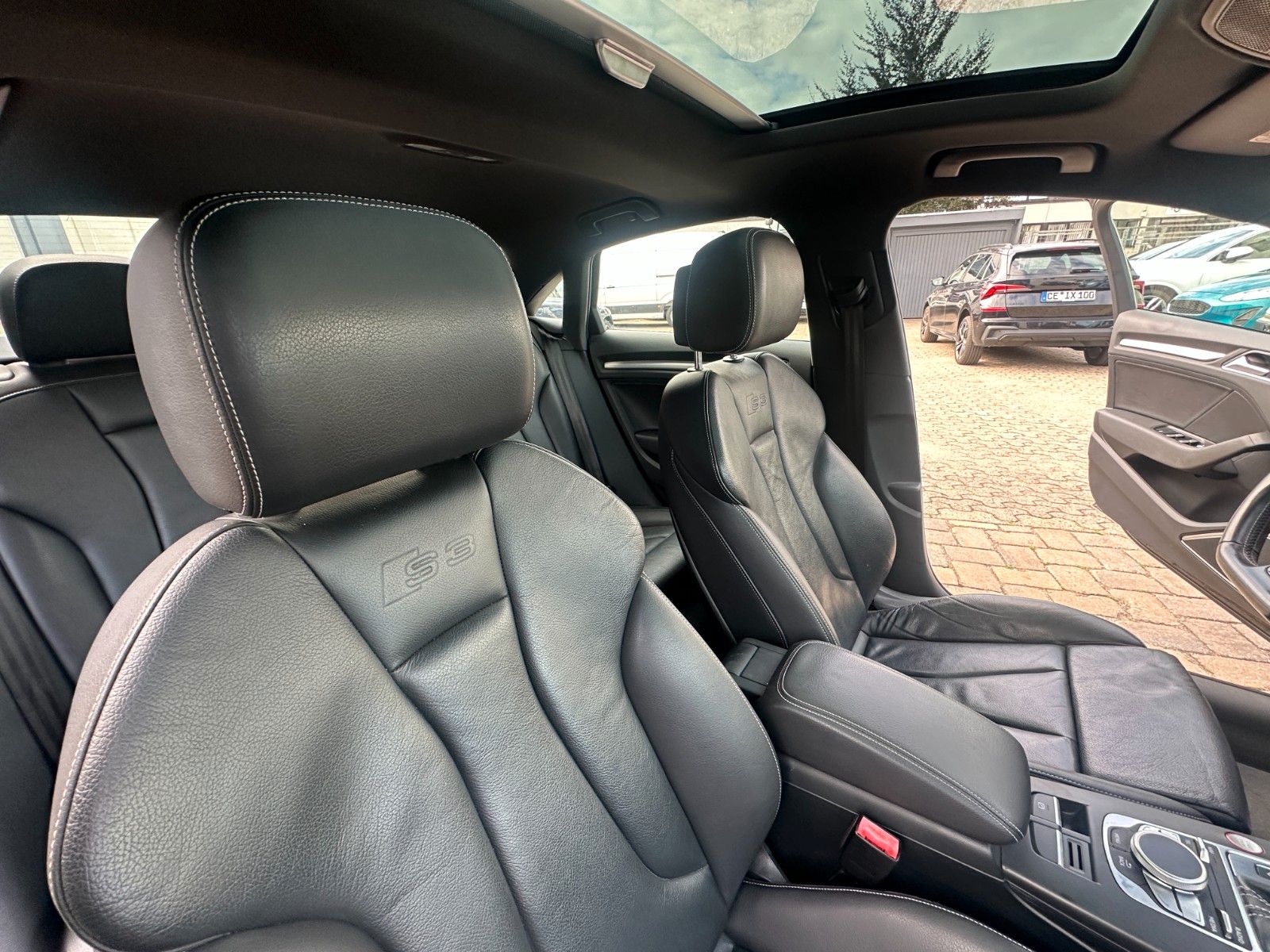 Fahrzeugabbildung Audi S3 2.0 TFSI quattro Tüv neu Leder Pano LED