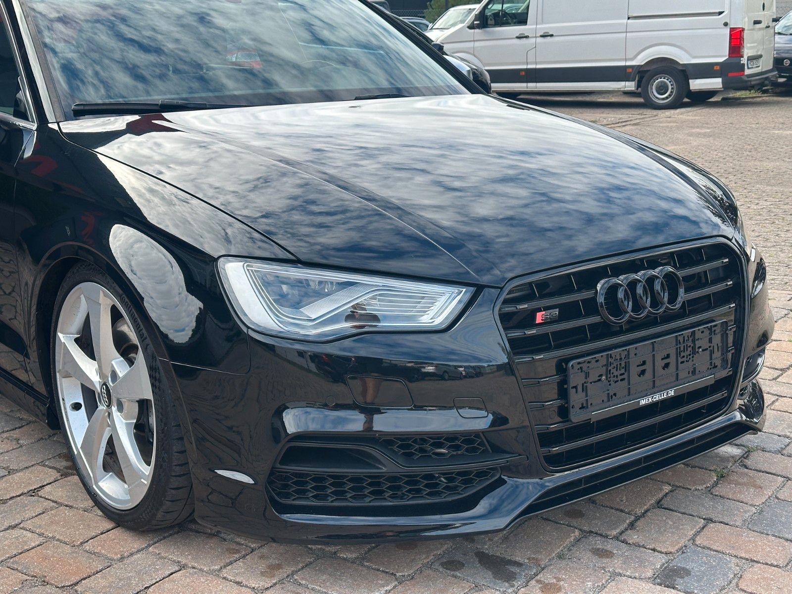 Fahrzeugabbildung Audi S3 2.0 TFSI quattro Tüv neu Leder Pano LED
