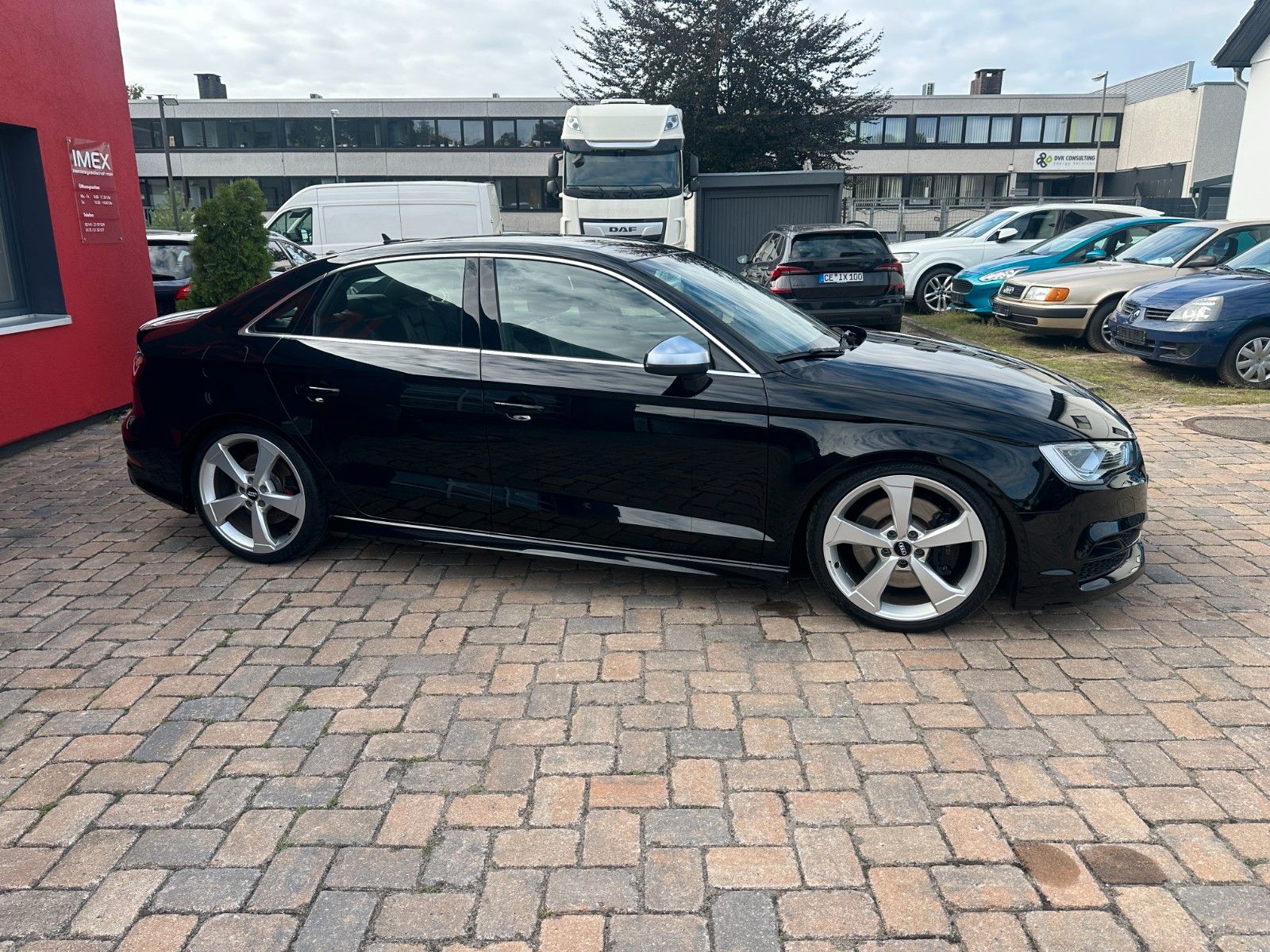 Fahrzeugabbildung Audi S3 2.0 TFSI quattro Tüv neu Leder Pano LED