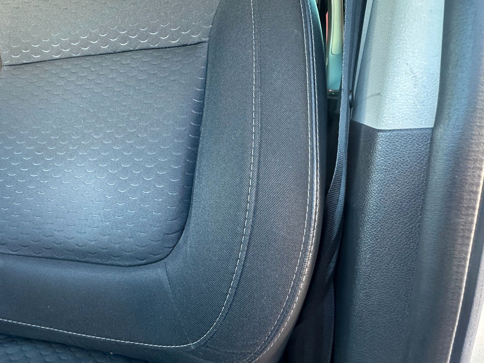 Fahrzeugabbildung Opel Vivaro B Combi L1H1 145 PS HU neu Klima 9 Sitze