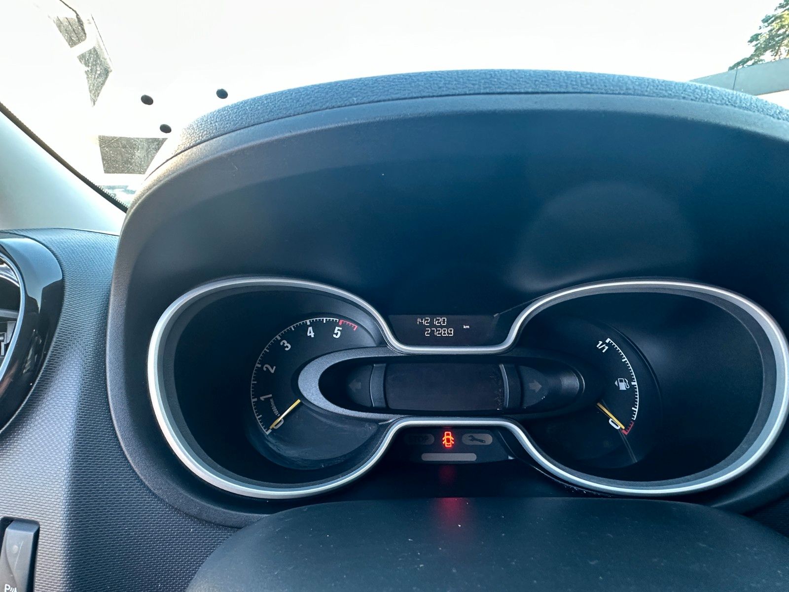Fahrzeugabbildung Opel Vivaro B Combi L1H1 145 PS HU neu Klima 9 Sitze