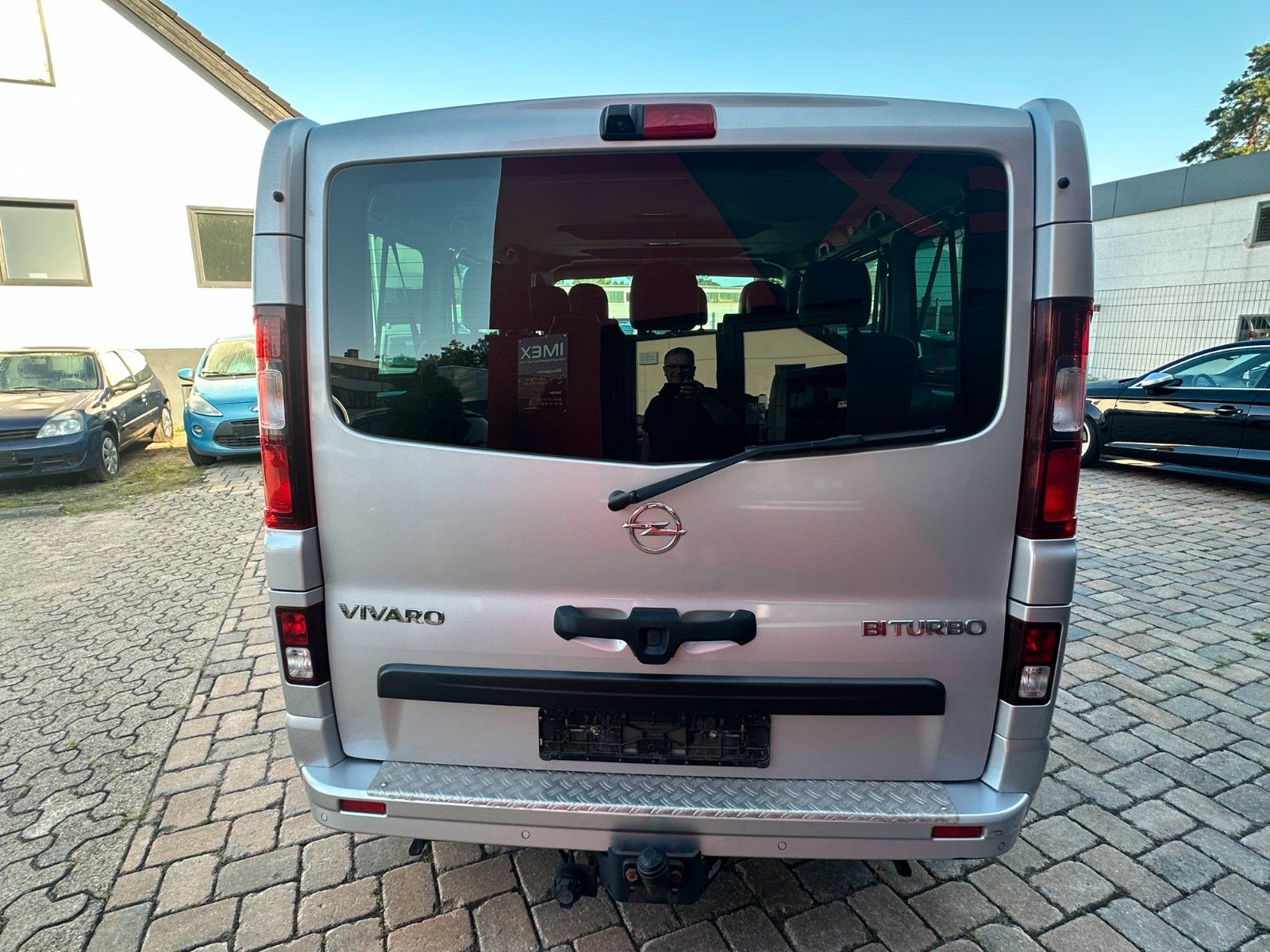 Fahrzeugabbildung Opel Vivaro B Combi L1H1 145 PS HU neu Klima 9 Sitze