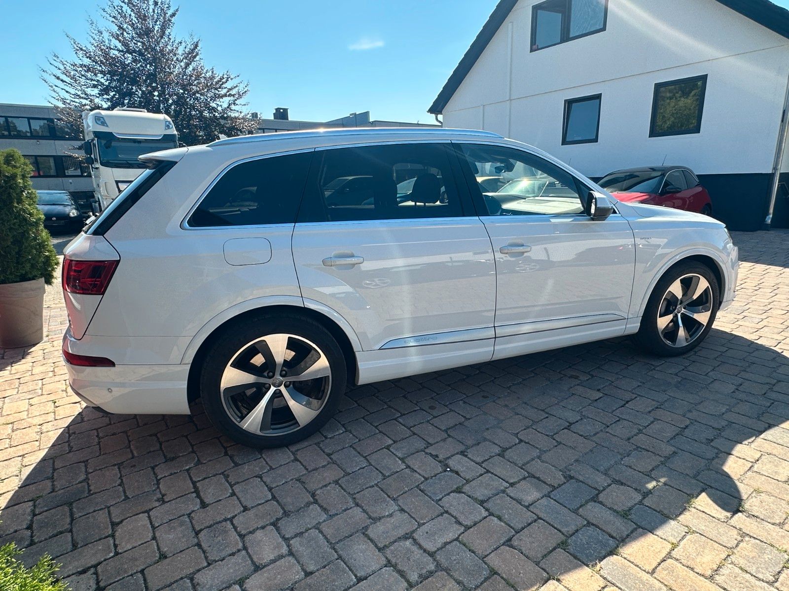 Fahrzeugabbildung Audi Q7 3.0 TDI e-tron S-Line Sport Plus AHK Pano