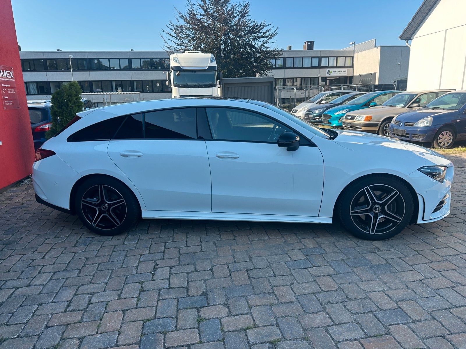 Fahrzeugabbildung Mercedes-Benz CLA 200 d Shooting Brake AMG Pana AHK
