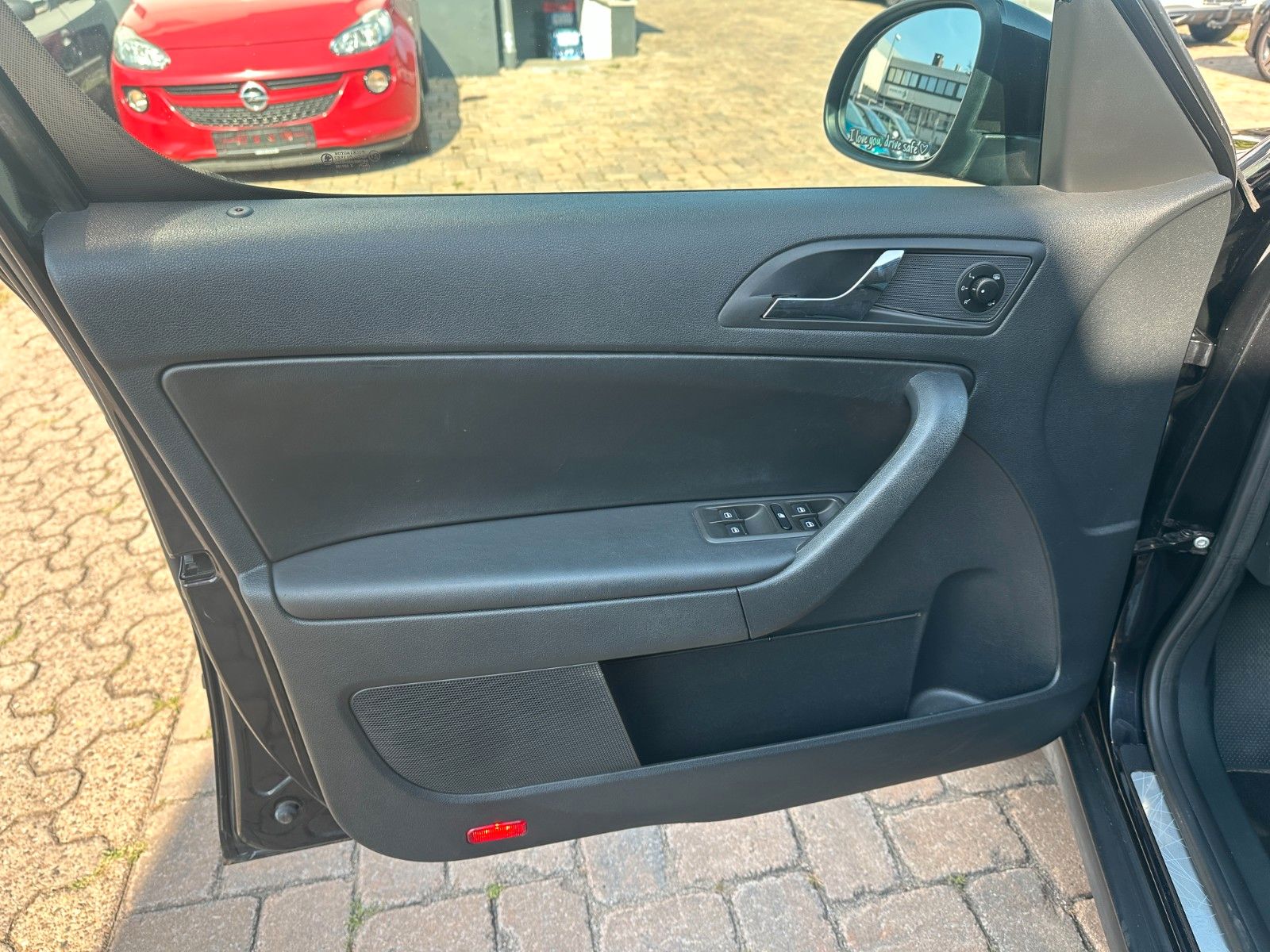 Fahrzeugabbildung Skoda Yeti Ambition 1.4 125 PS Tüv neu PDC SH