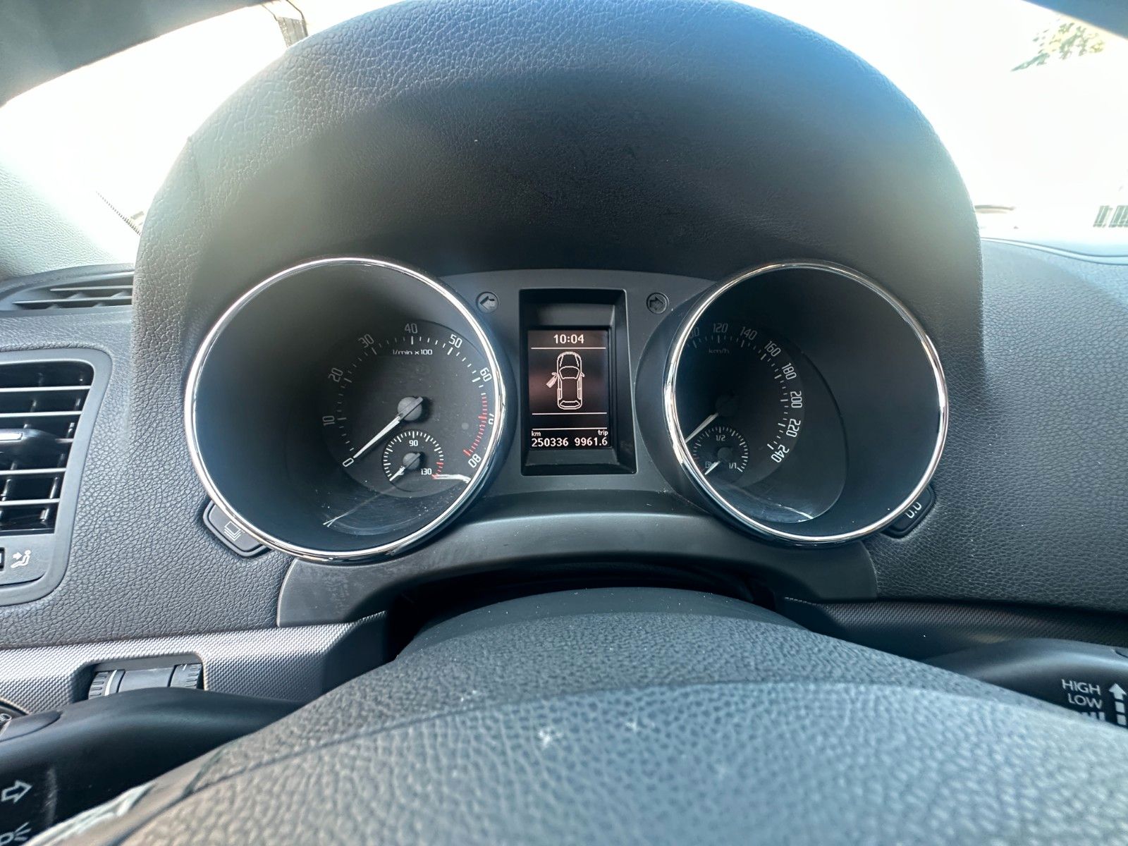 Fahrzeugabbildung Skoda Yeti Ambition 1.4 125 PS Tüv neu PDC SH