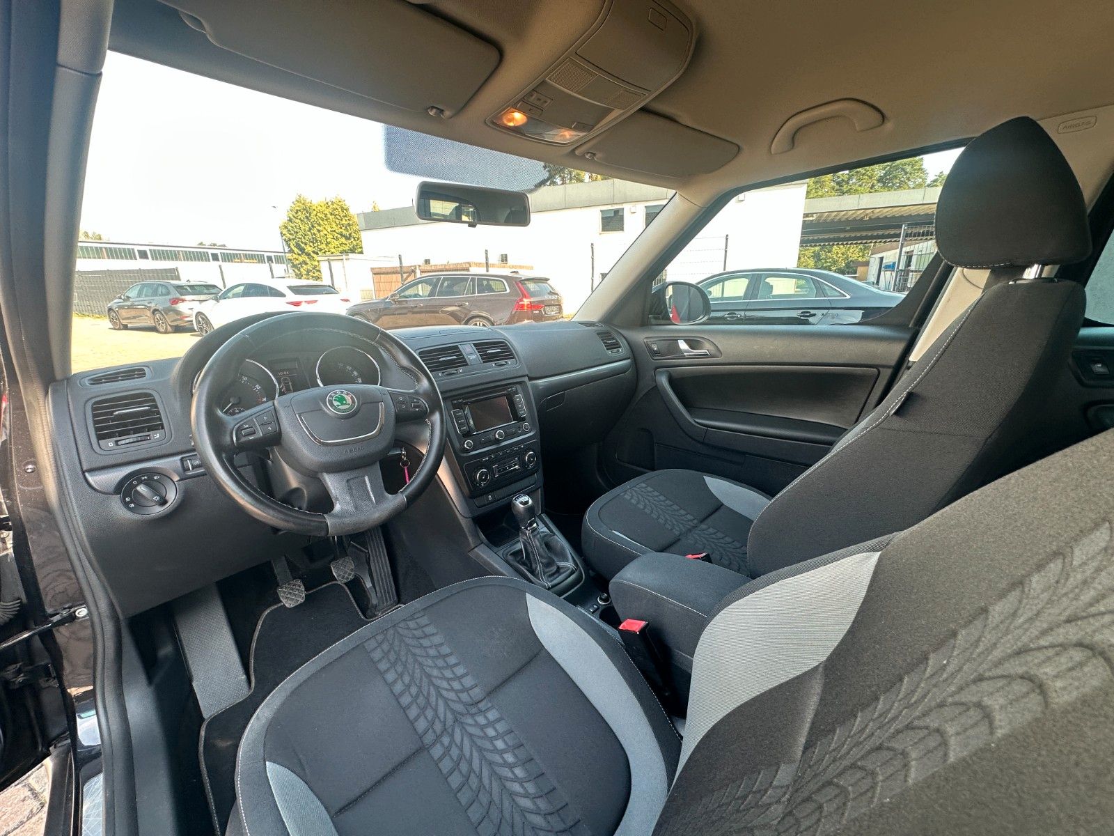 Fahrzeugabbildung Skoda Yeti Ambition 1.4 125 PS Tüv neu PDC SH