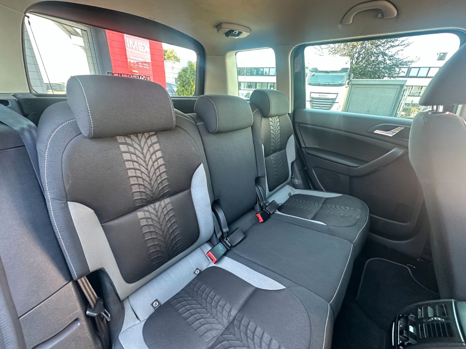 Fahrzeugabbildung Skoda Yeti Ambition 1.4 125 PS Tüv neu PDC SH