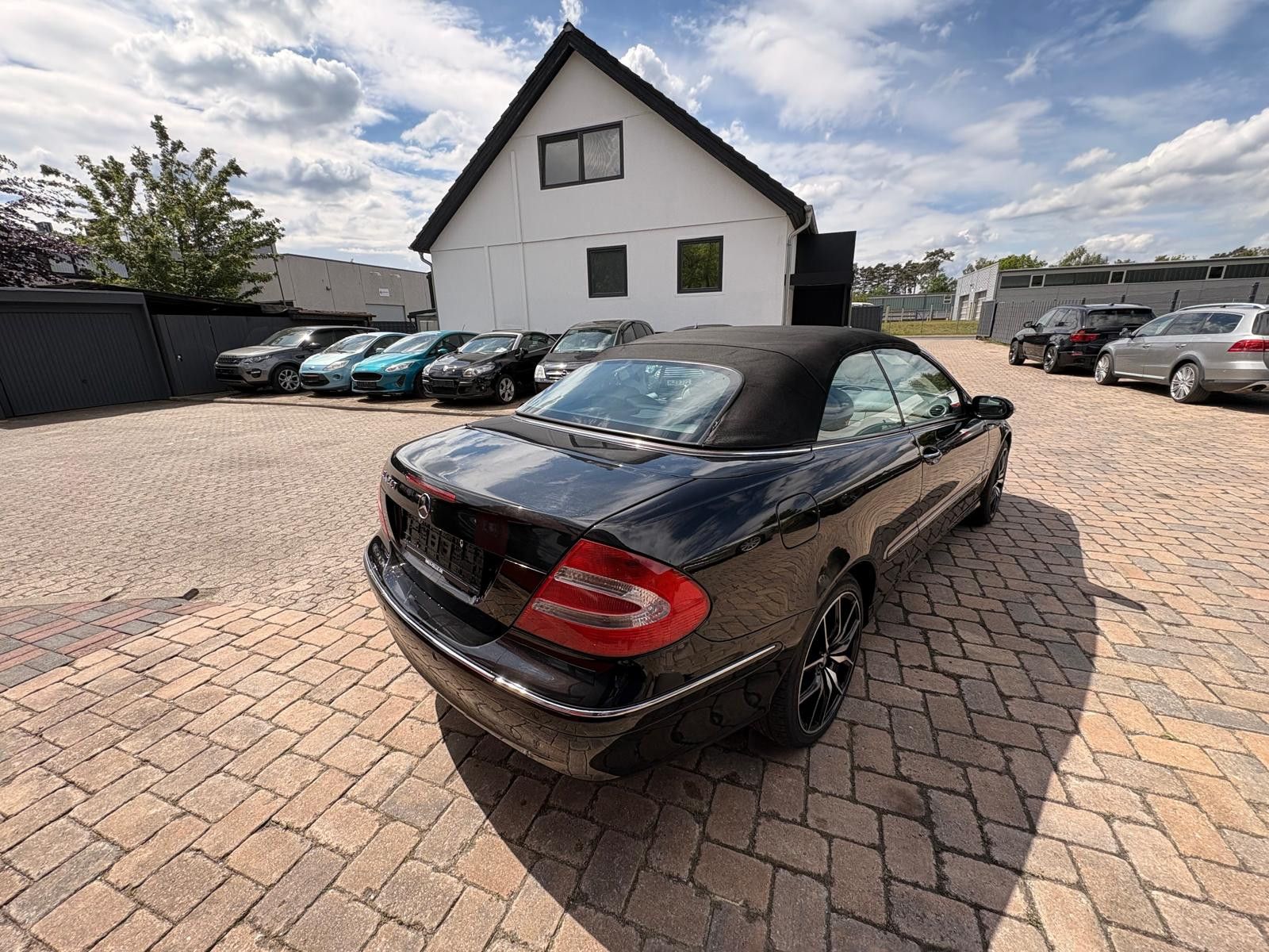Fahrzeugabbildung Mercedes-Benz CLK 240 ELEGANCE HU neu Leder Klima SH Navi