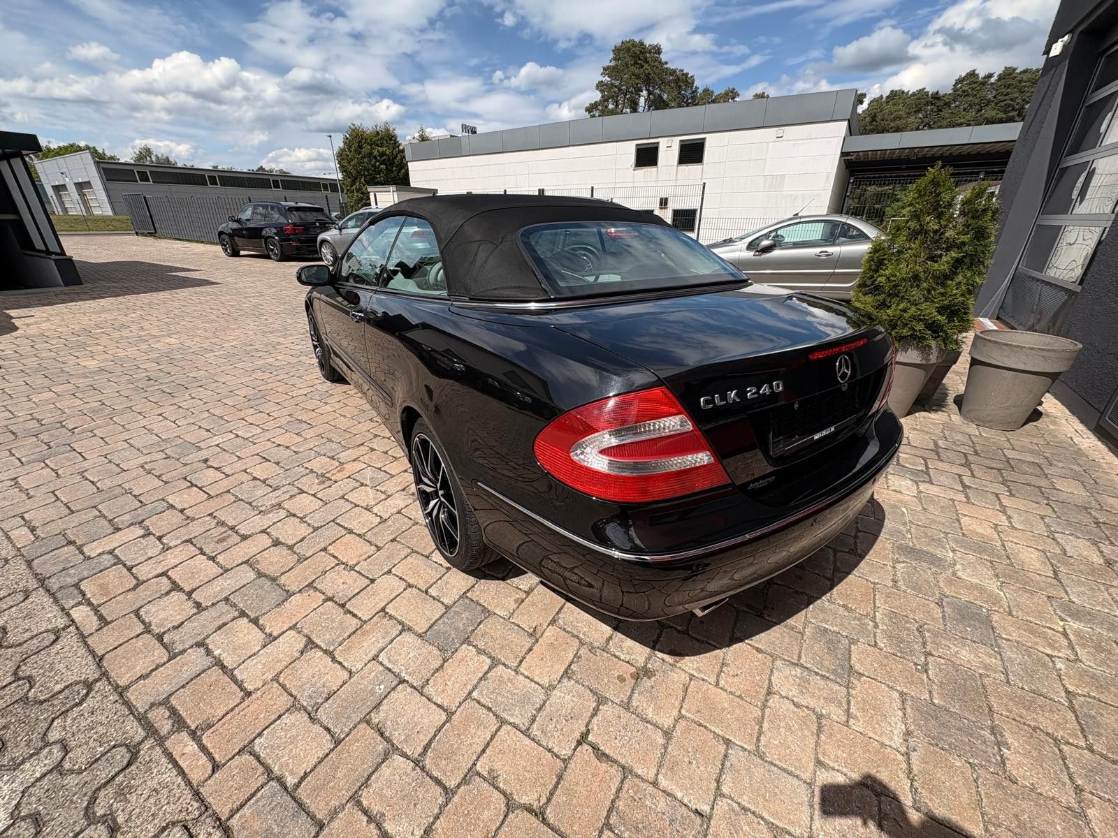 Fahrzeugabbildung Mercedes-Benz CLK 240 ELEGANCE HU neu Leder Klima SH Navi