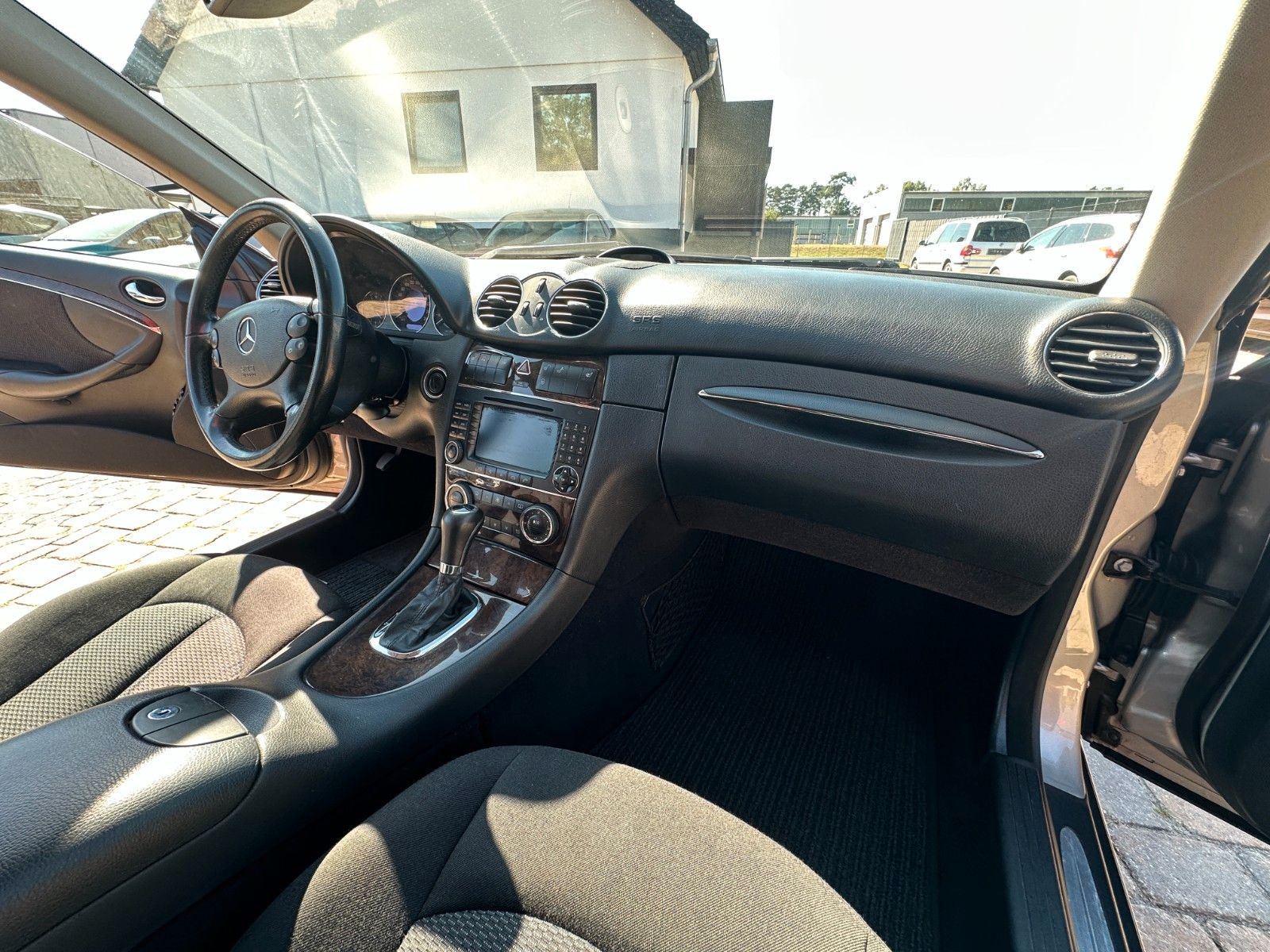 Fahrzeugabbildung Mercedes-Benz 280 CLK Coupe  3.0  231 PS Tüv neu SD Xenon