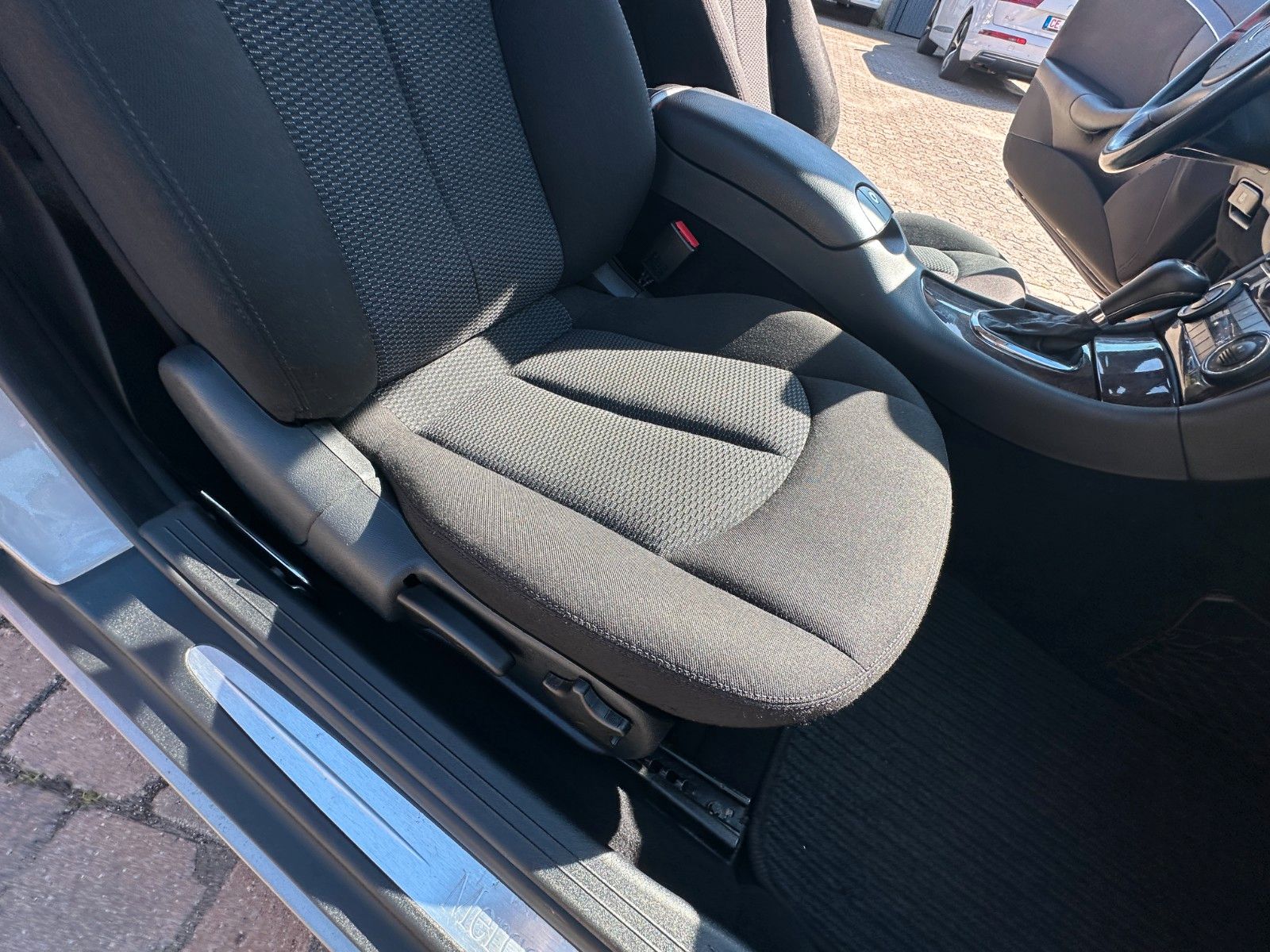 Fahrzeugabbildung Mercedes-Benz 280 CLK Coupe  3.0  231 PS Tüv neu SD Xenon