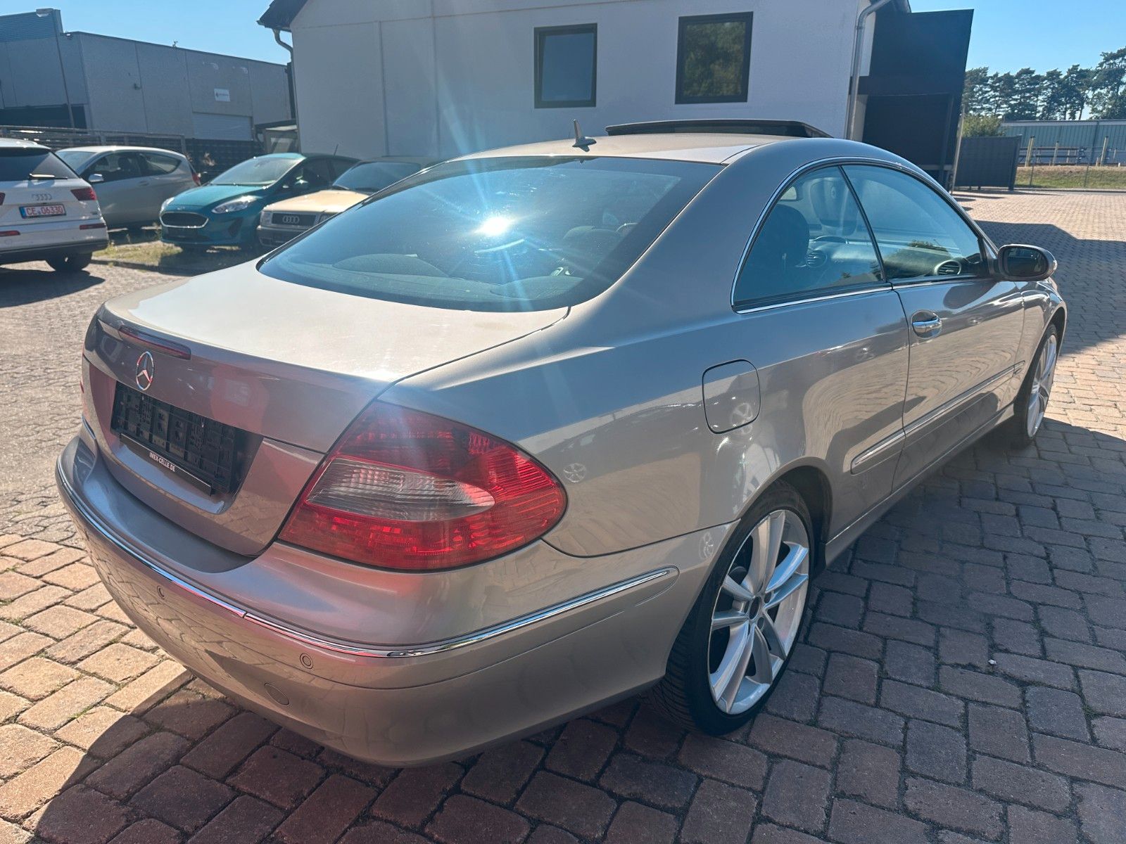 Fahrzeugabbildung Mercedes-Benz 280 CLK Coupe  3.0  231 PS Tüv neu SD Xenon