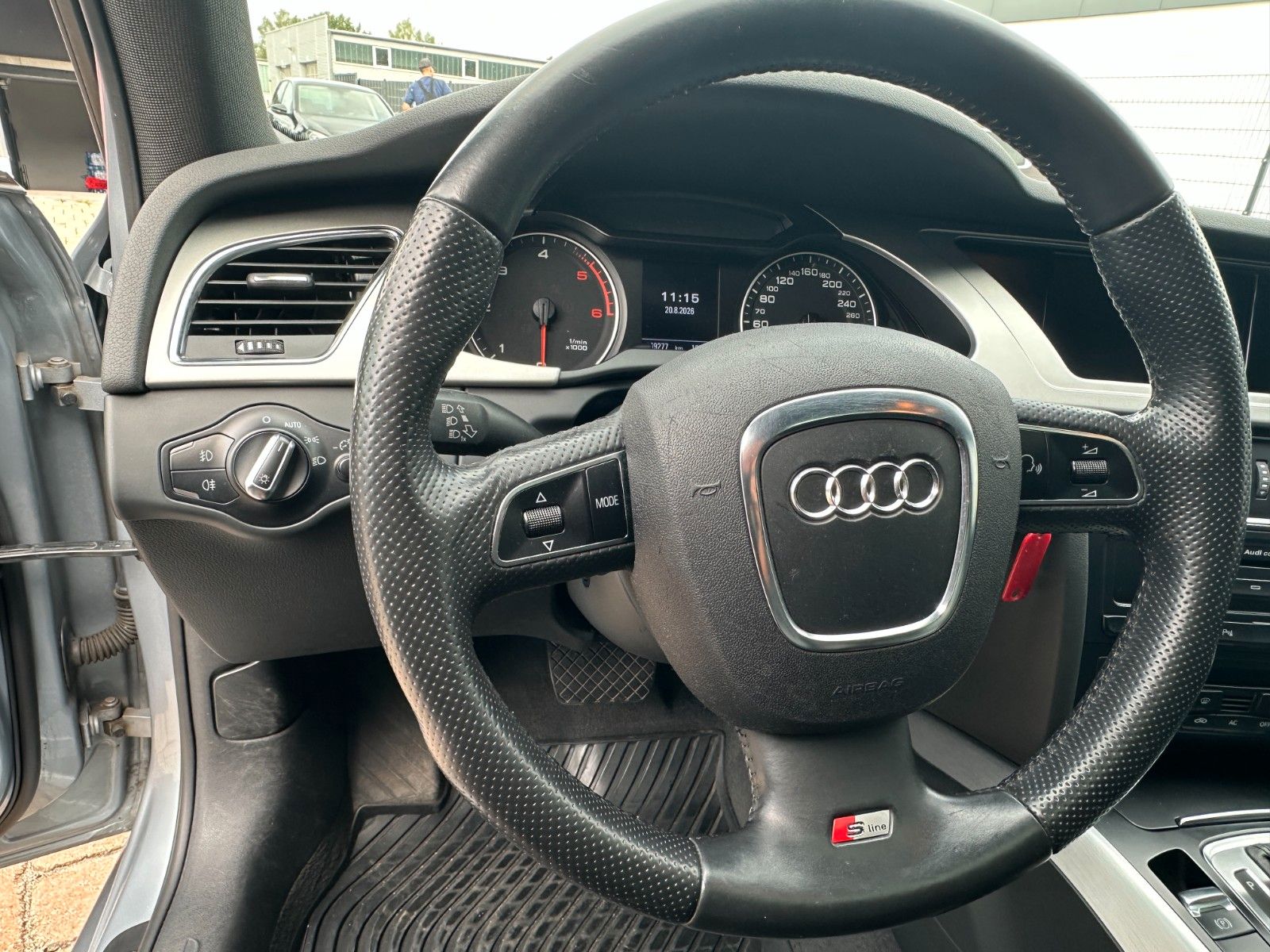 Fahrzeugabbildung Audi A4 Avant S line Sportpaket /plus quattro Pano
