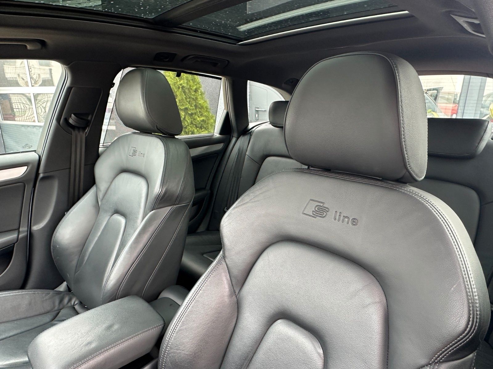 Fahrzeugabbildung Audi A4 Avant S line Sportpaket /plus quattro Pano