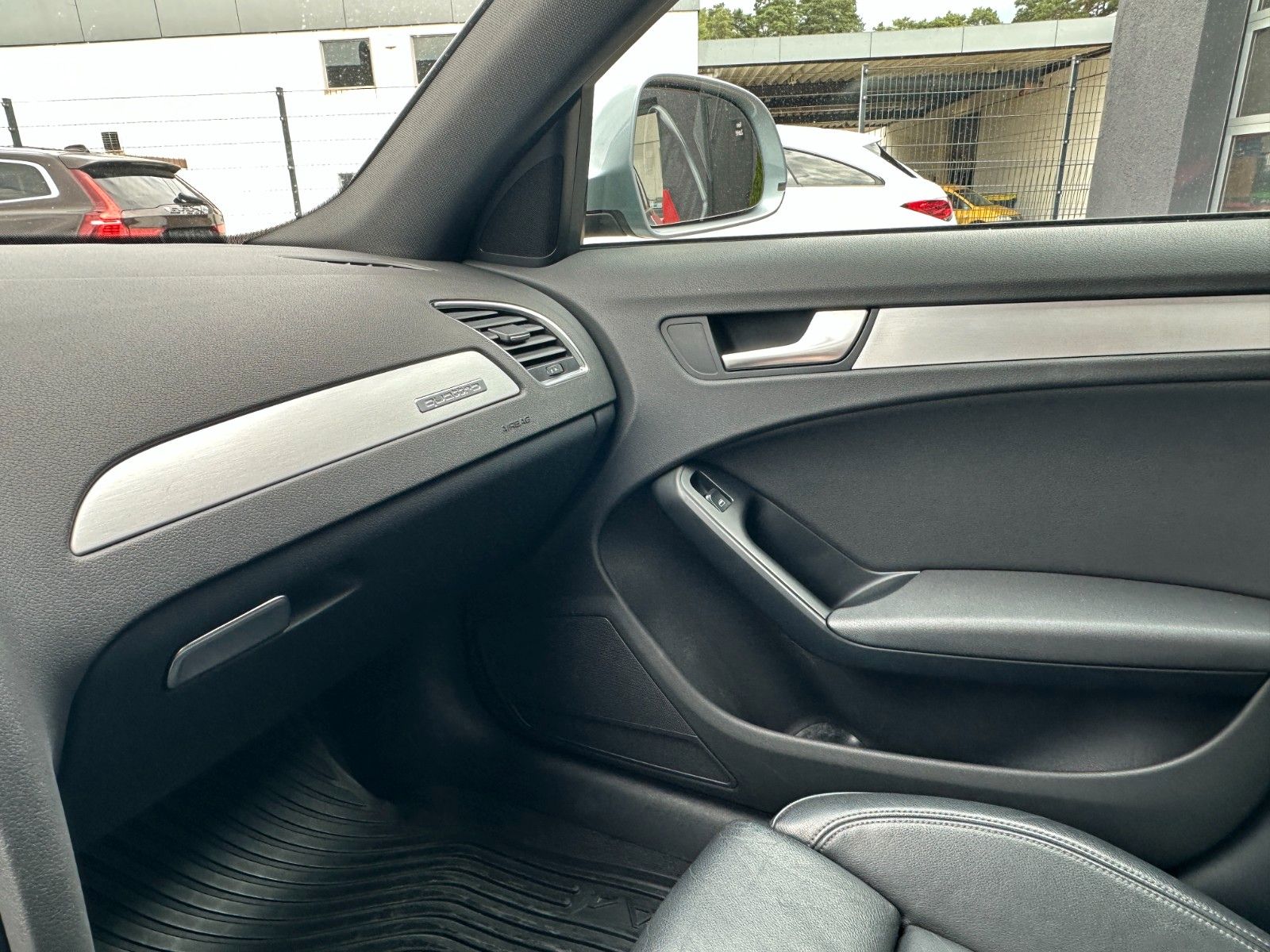 Fahrzeugabbildung Audi A4 Avant S line Sportpaket /plus quattro Pano
