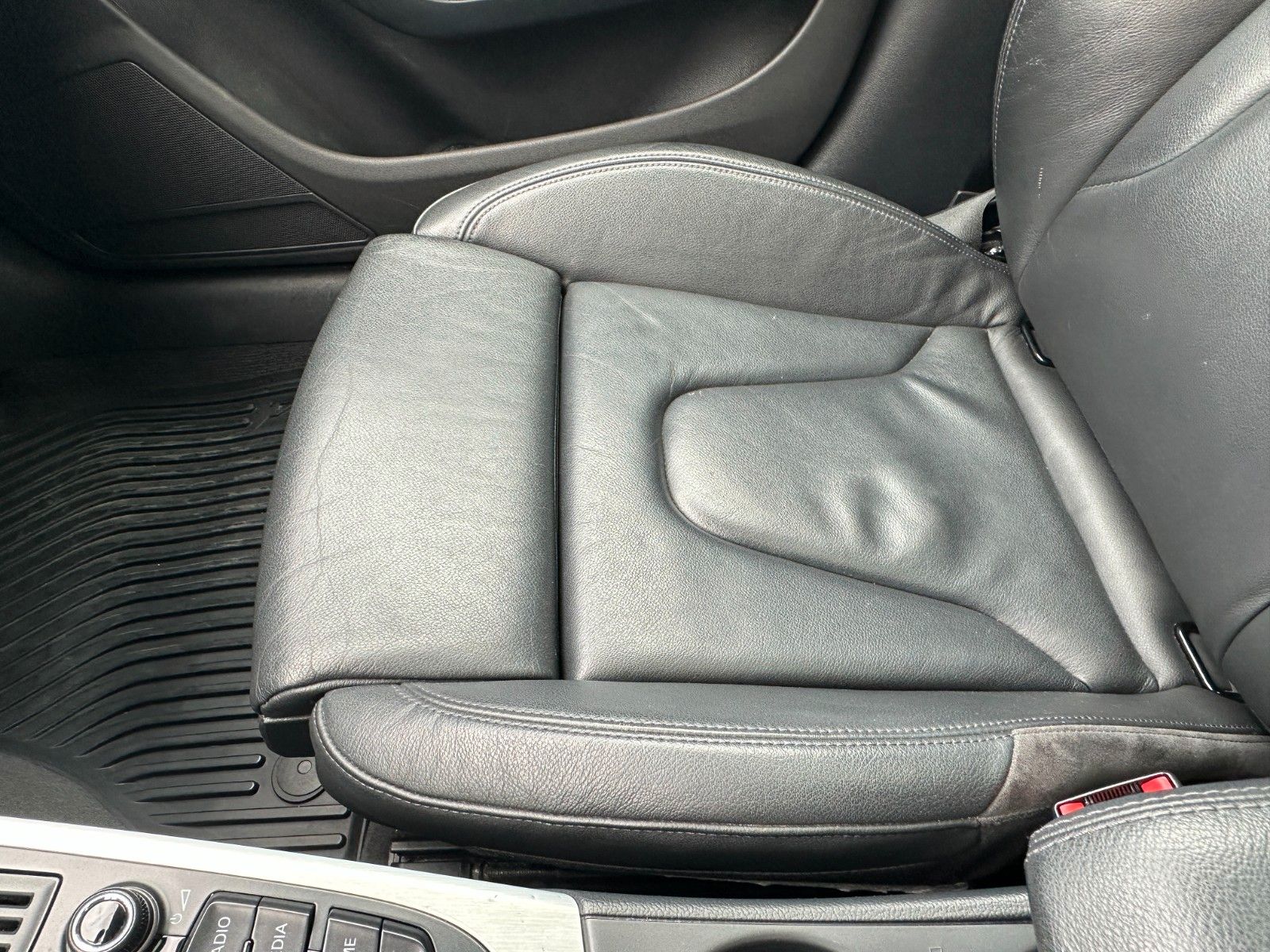 Fahrzeugabbildung Audi A4 Avant S line Sportpaket /plus quattro Pano