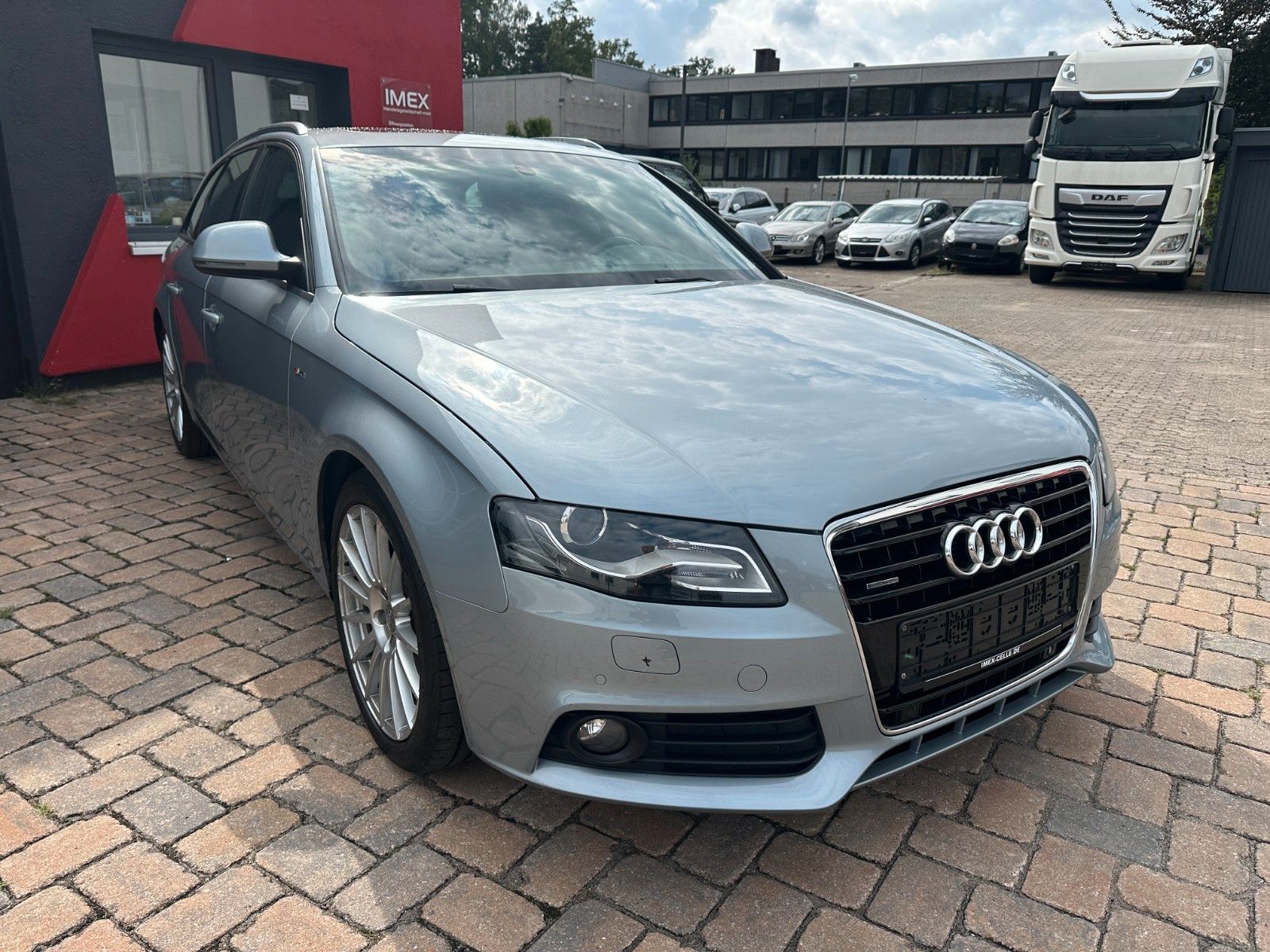 Fahrzeugabbildung Audi A4 Avant S line Sportpaket /plus quattro Pano
